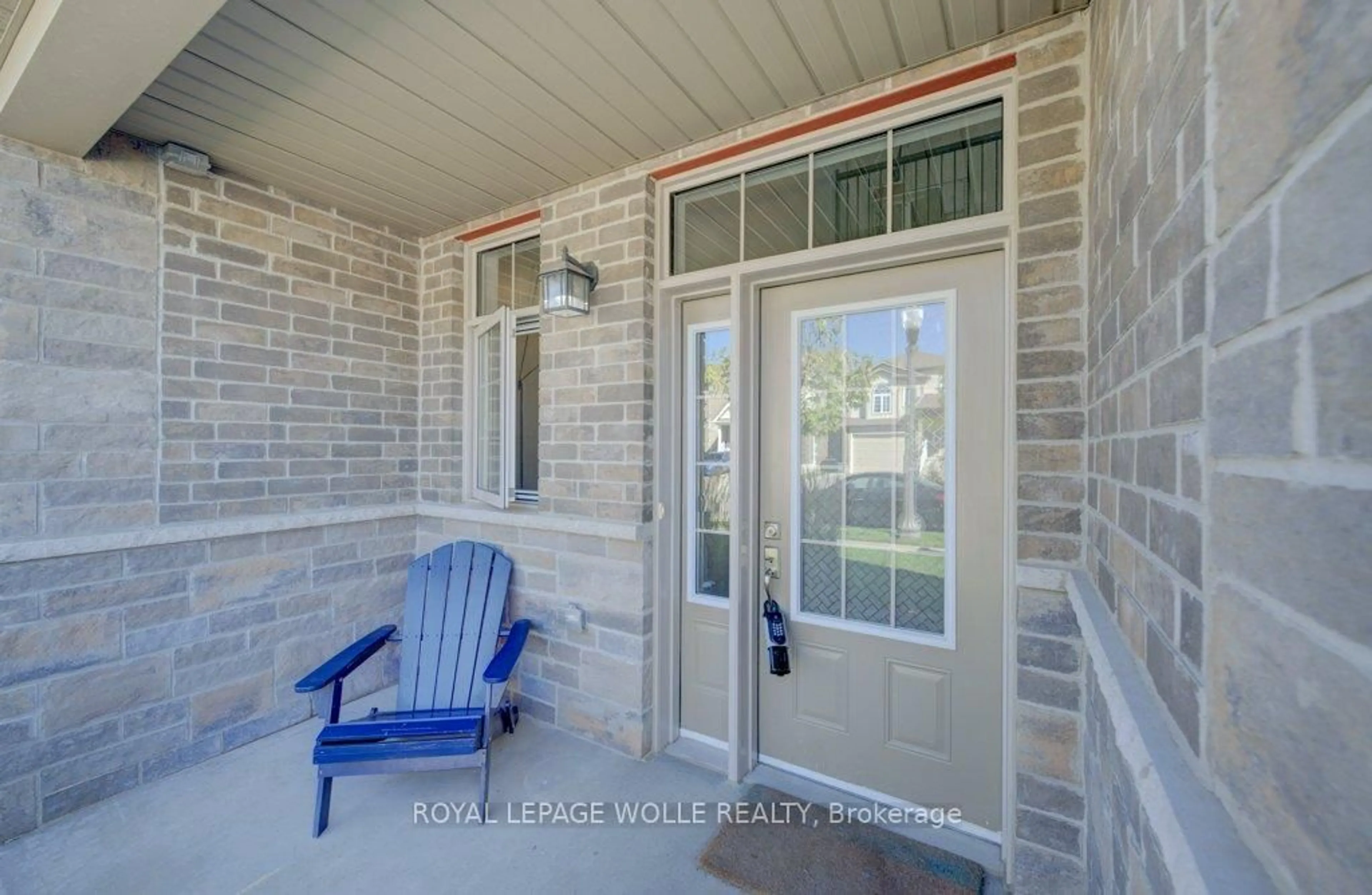Indoor entryway for 286 Tall Grass Cres, Kitchener Ontario N2P 2N3