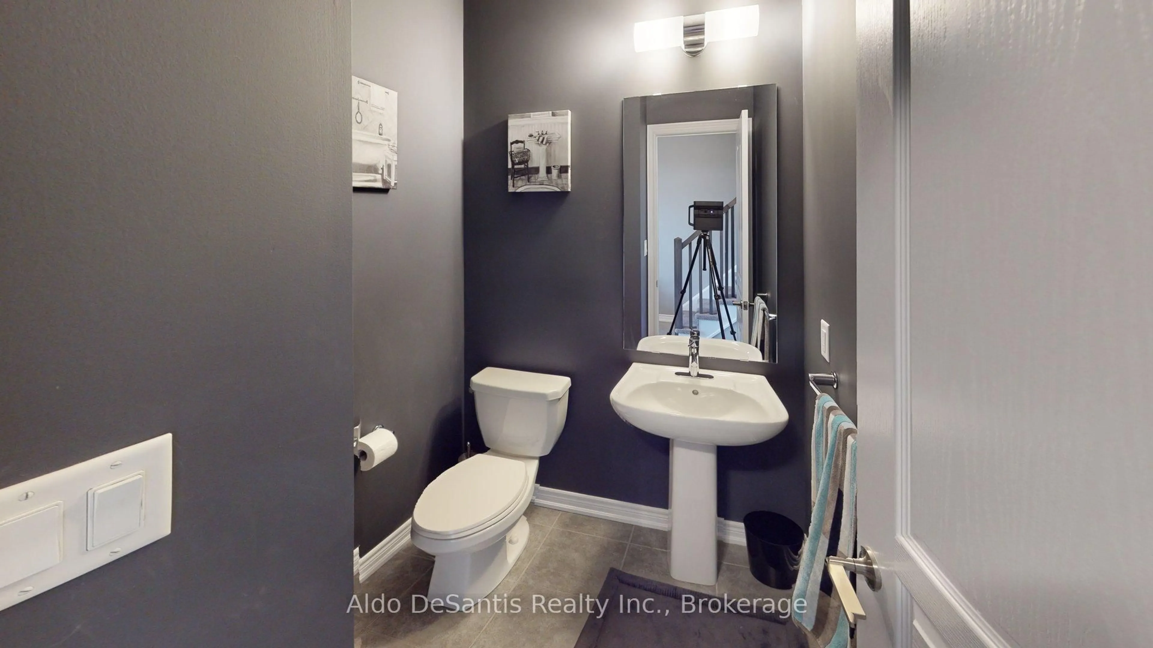 Standard bathroom, ceramic/tile floor for 1890 Rymal Rd #82, Hamilton Ontario L0R 1P0