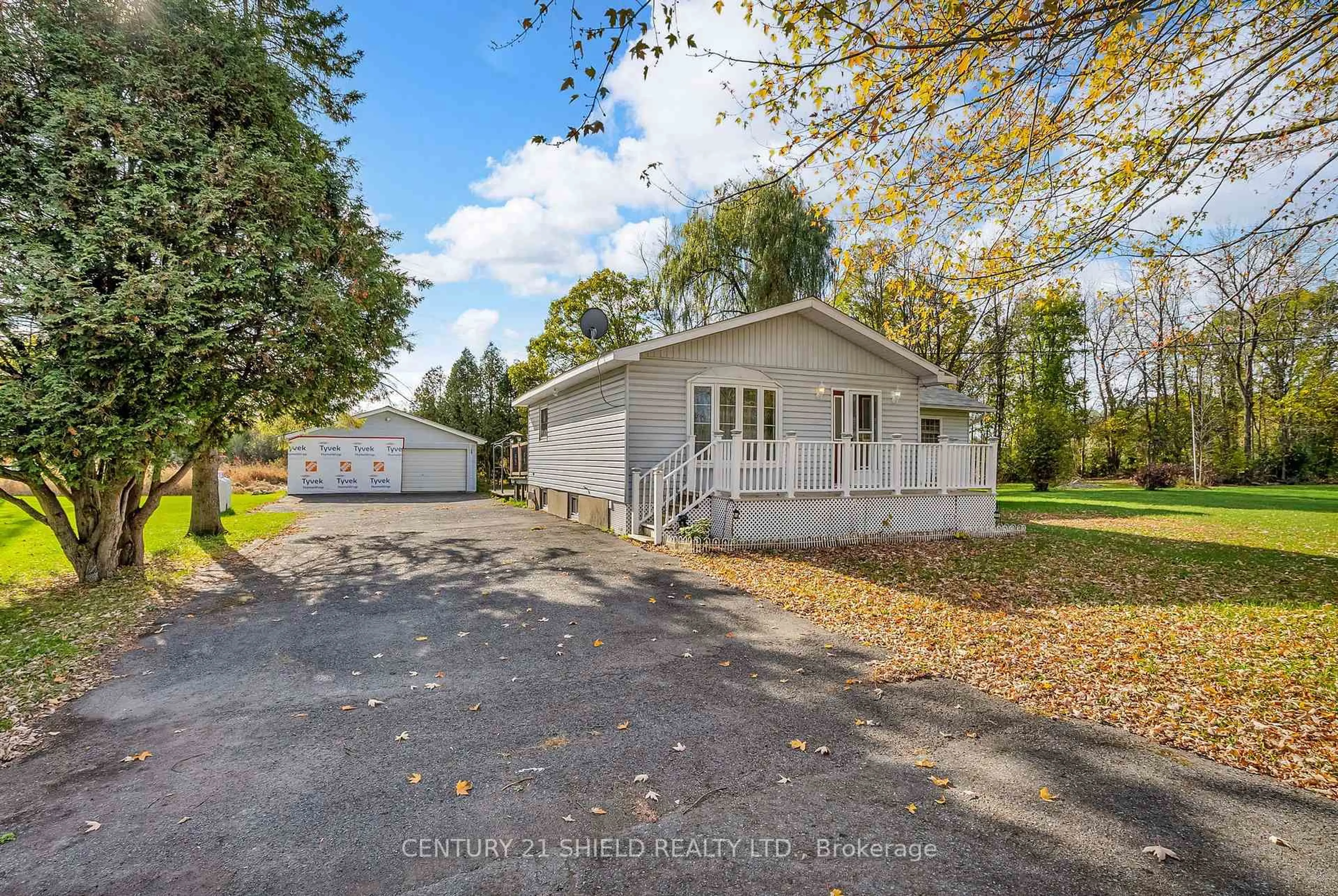 A pic from outside/outdoor area/front of a property/back of a property/a pic from drone, unknown for 14276 Dafoe Rd, South Stormont Ontario K0C 1M0
