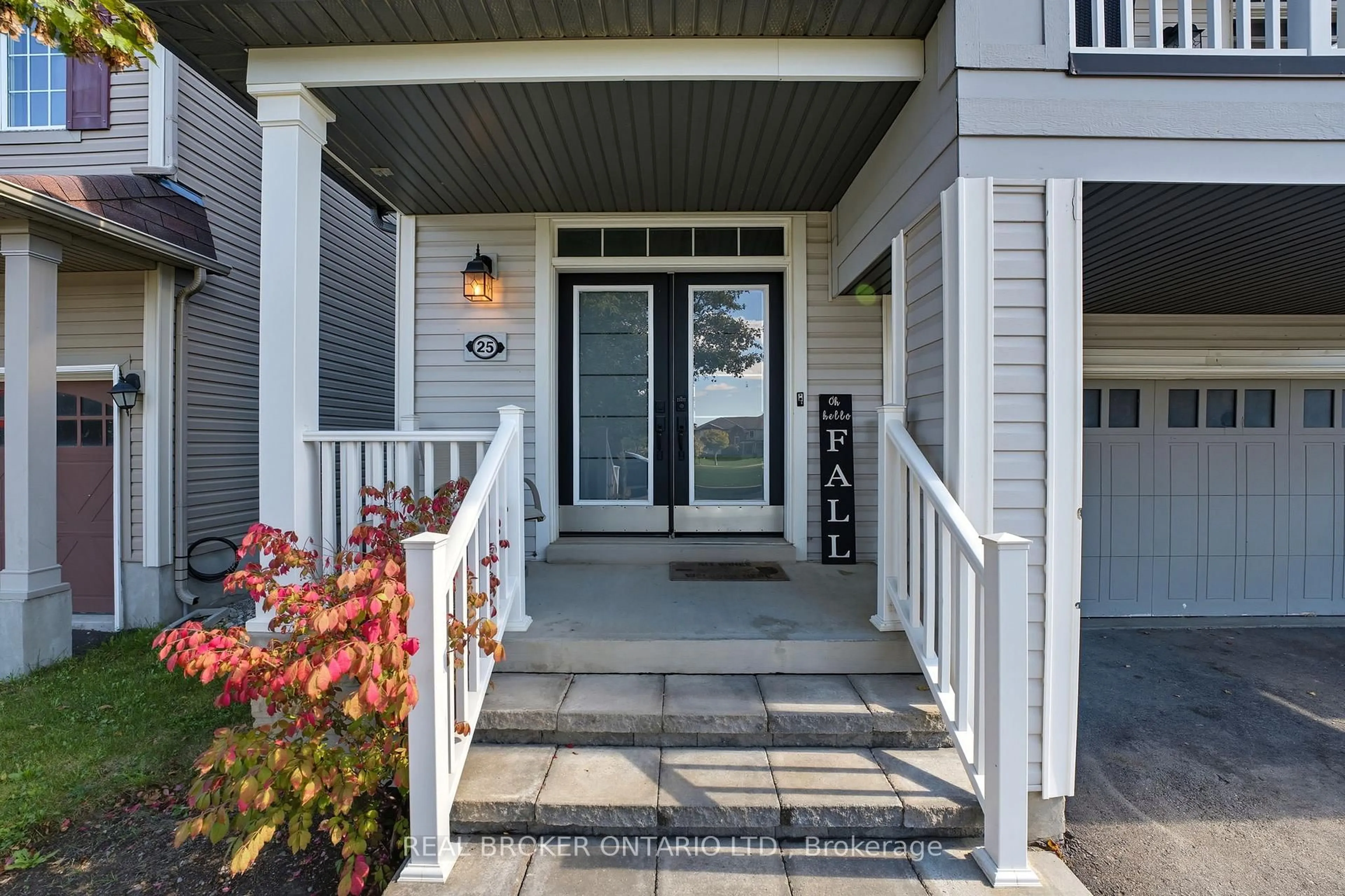 Indoor entryway for 25 Merritt Lane, Brantford Ontario N3T 0E9
