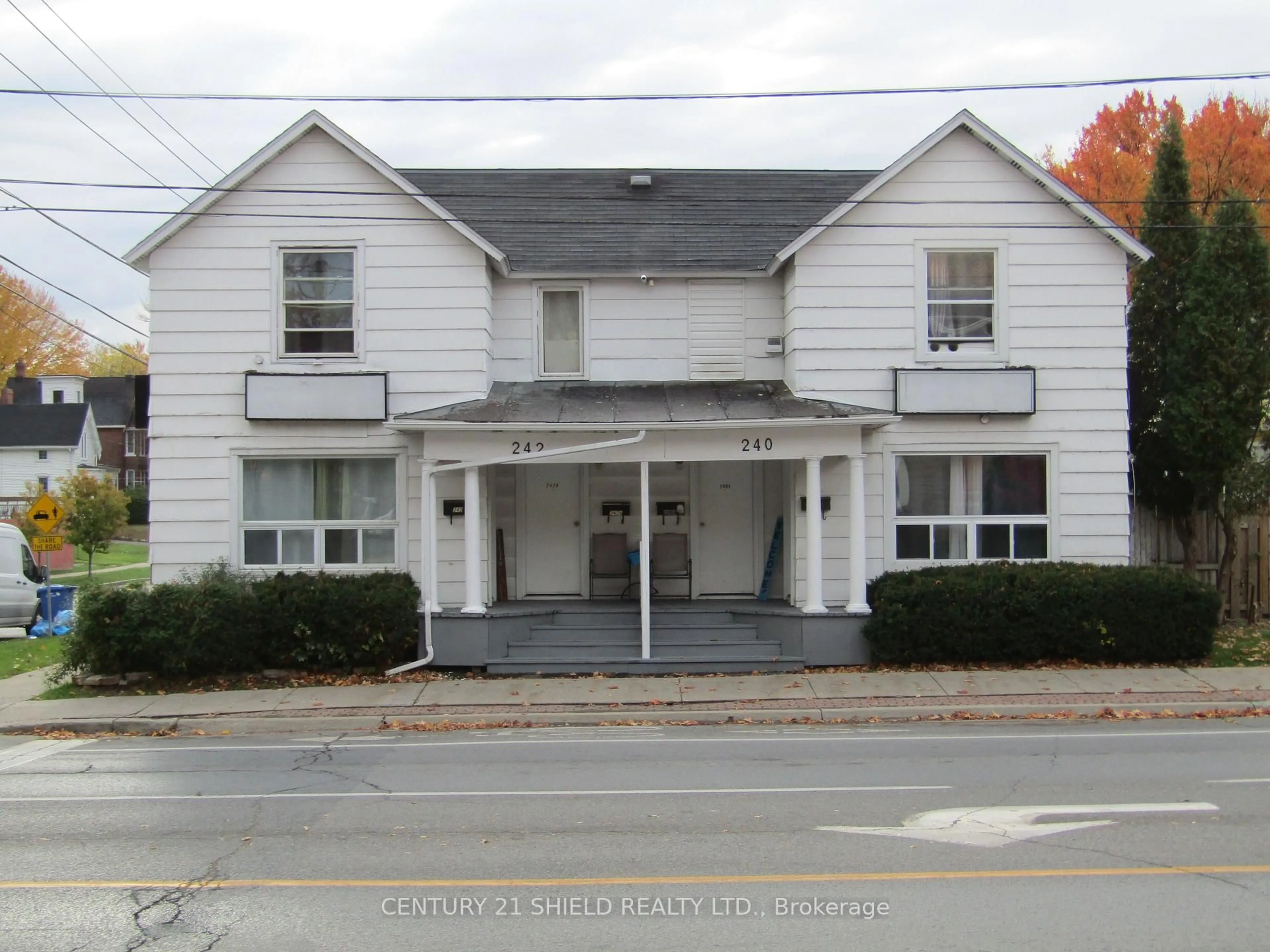 Unknown for 240-242 Second St, Cornwall Ontario K6H 1Y7