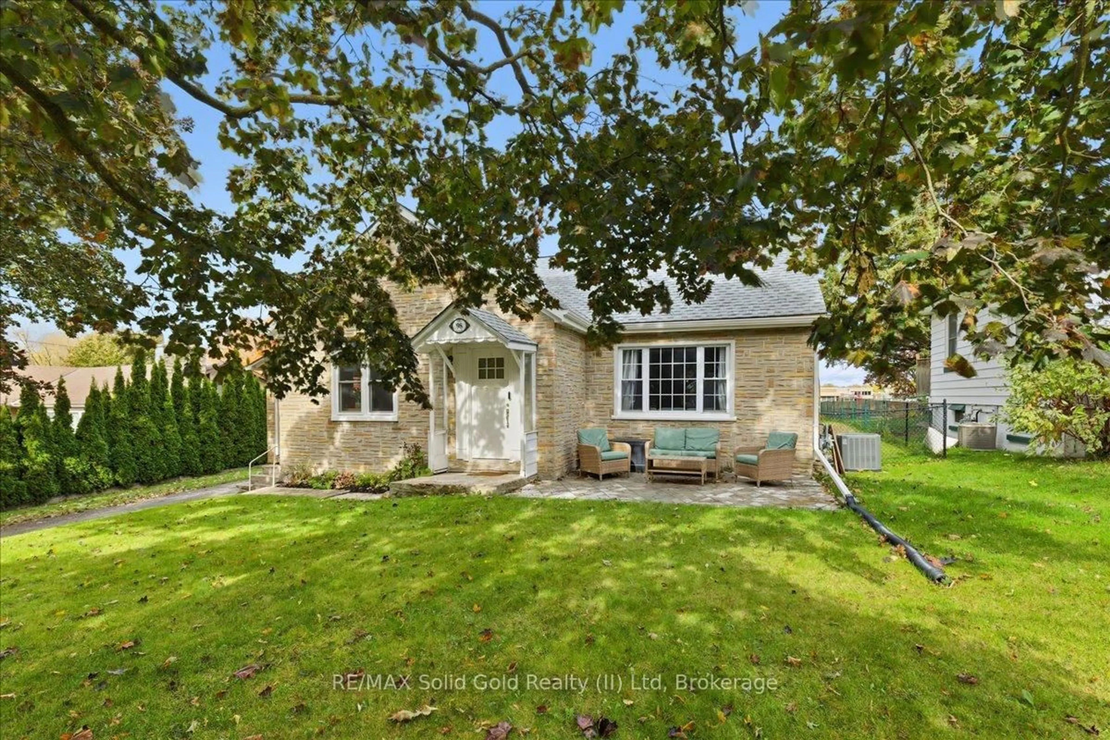 A pic from outside/outdoor area/front of a property/back of a property/a pic from drone, street for 98 Albert St, Blandford-Blenheim Ontario N0J 1S0