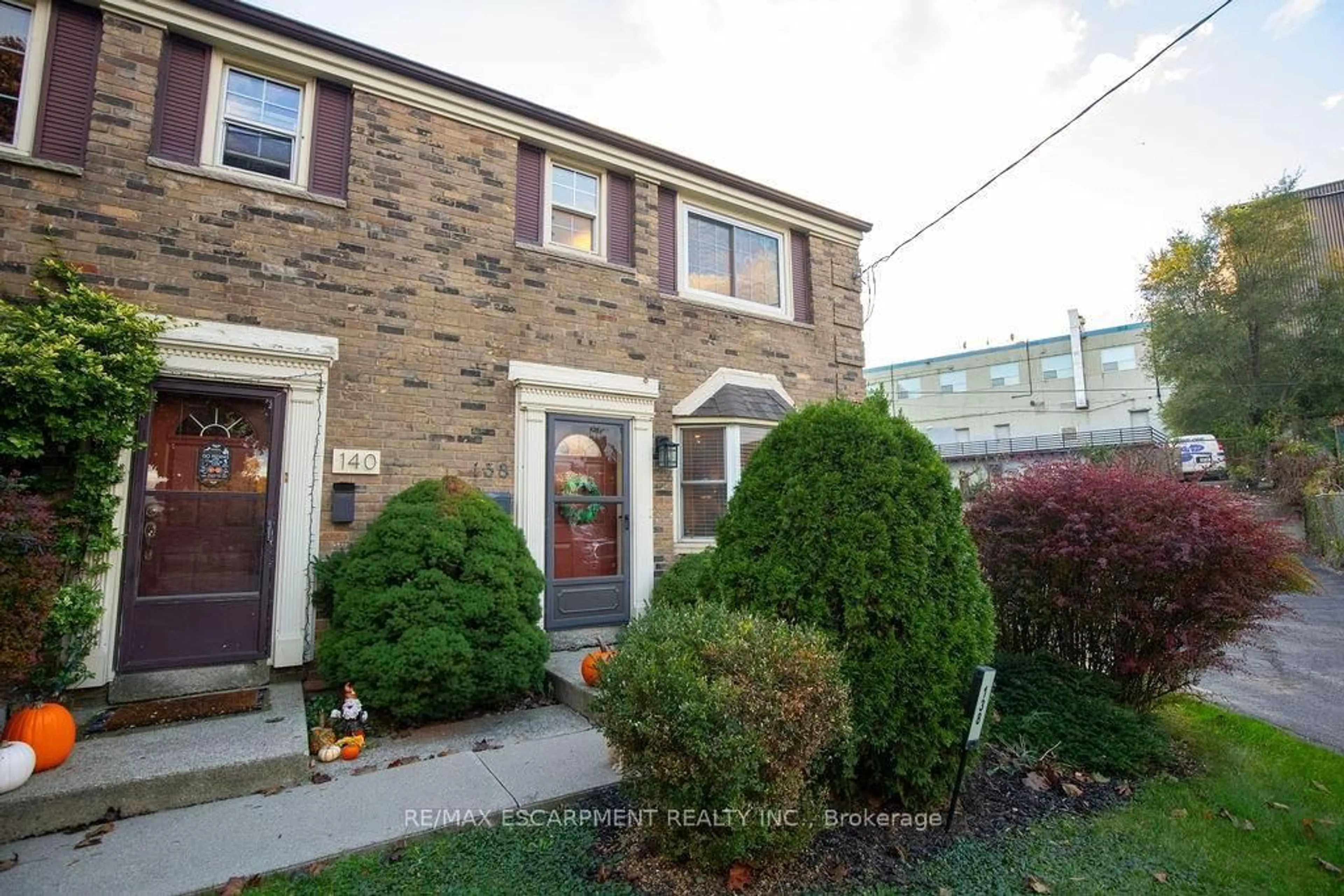 Unknown for 138 Victor Blvd, Hamilton Ontario L9A 2V4