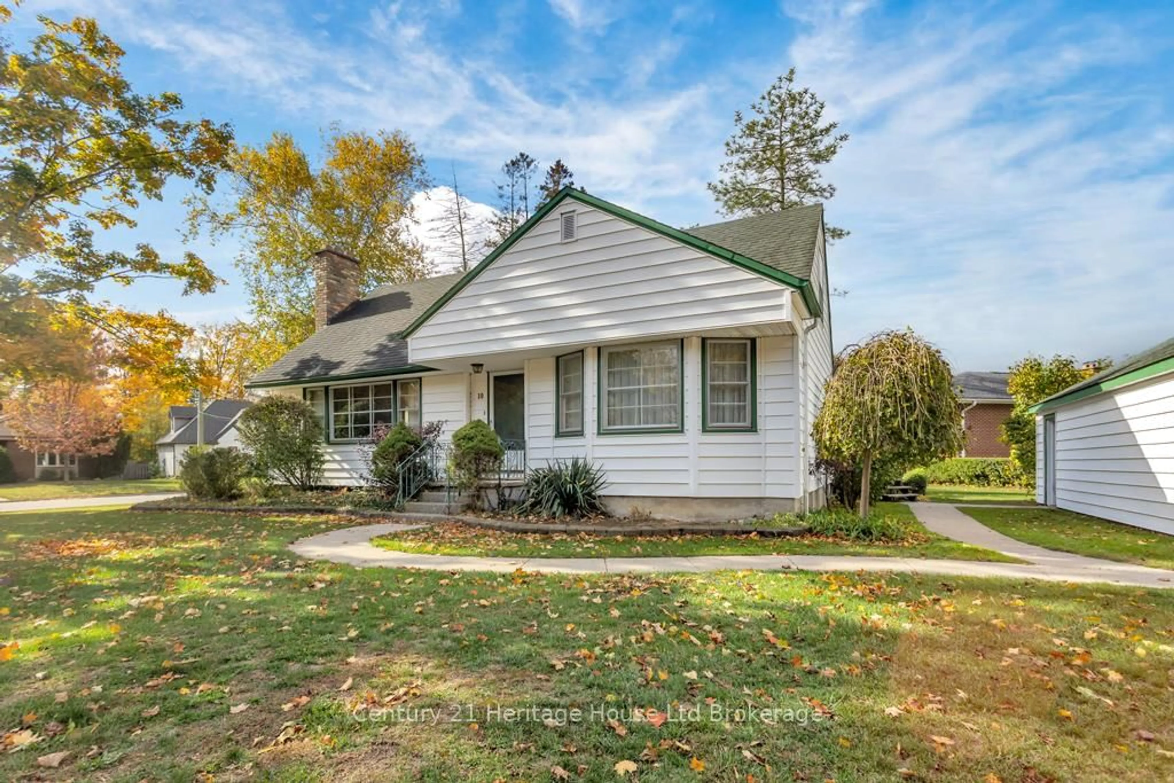 Home with vinyl exterior material, street for 10 Parkside Dr, Tillsonburg Ontario N4G 3Z9