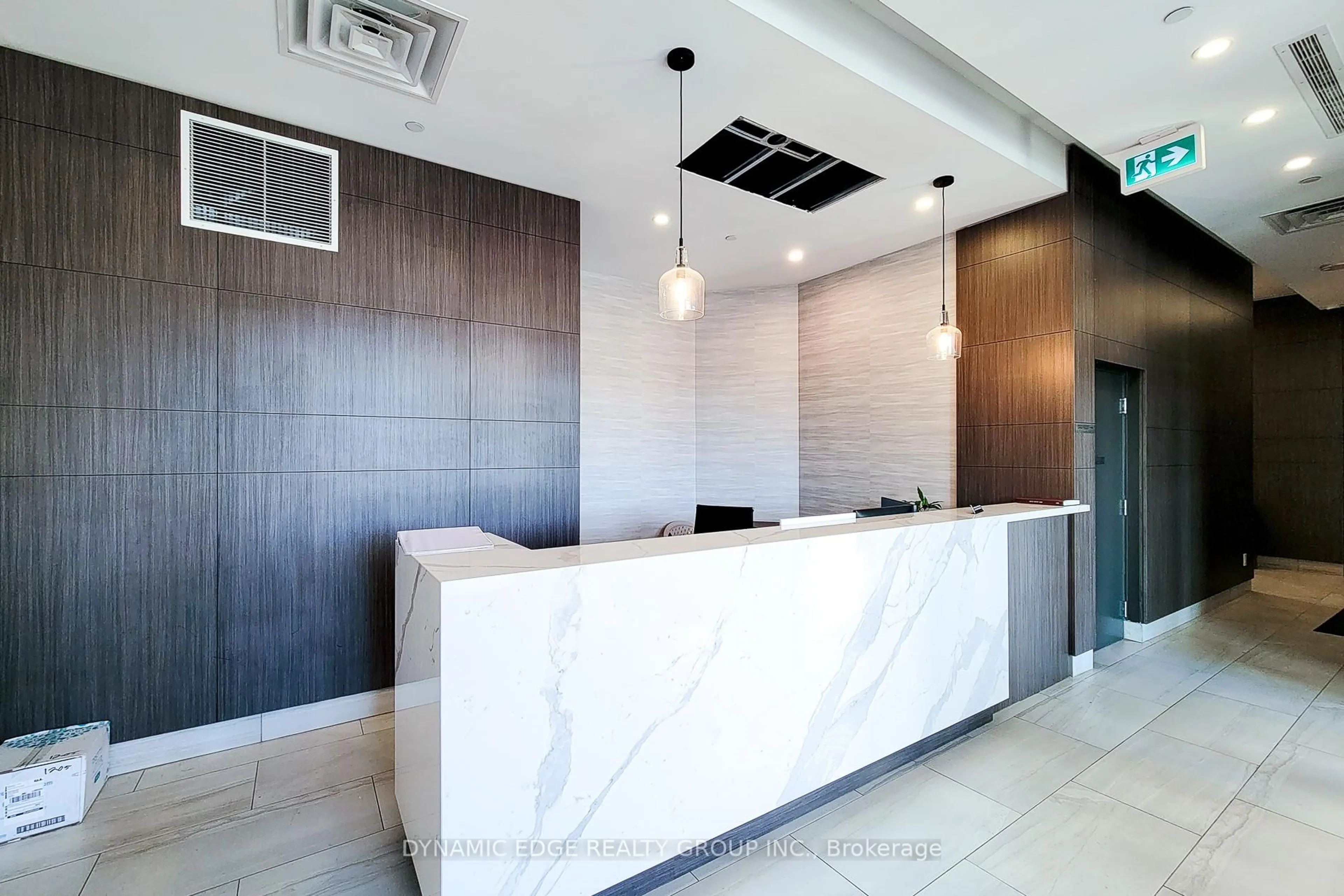 Lobby for 550 North Service Rd #312, Grimsby Ontario L3M 4E8