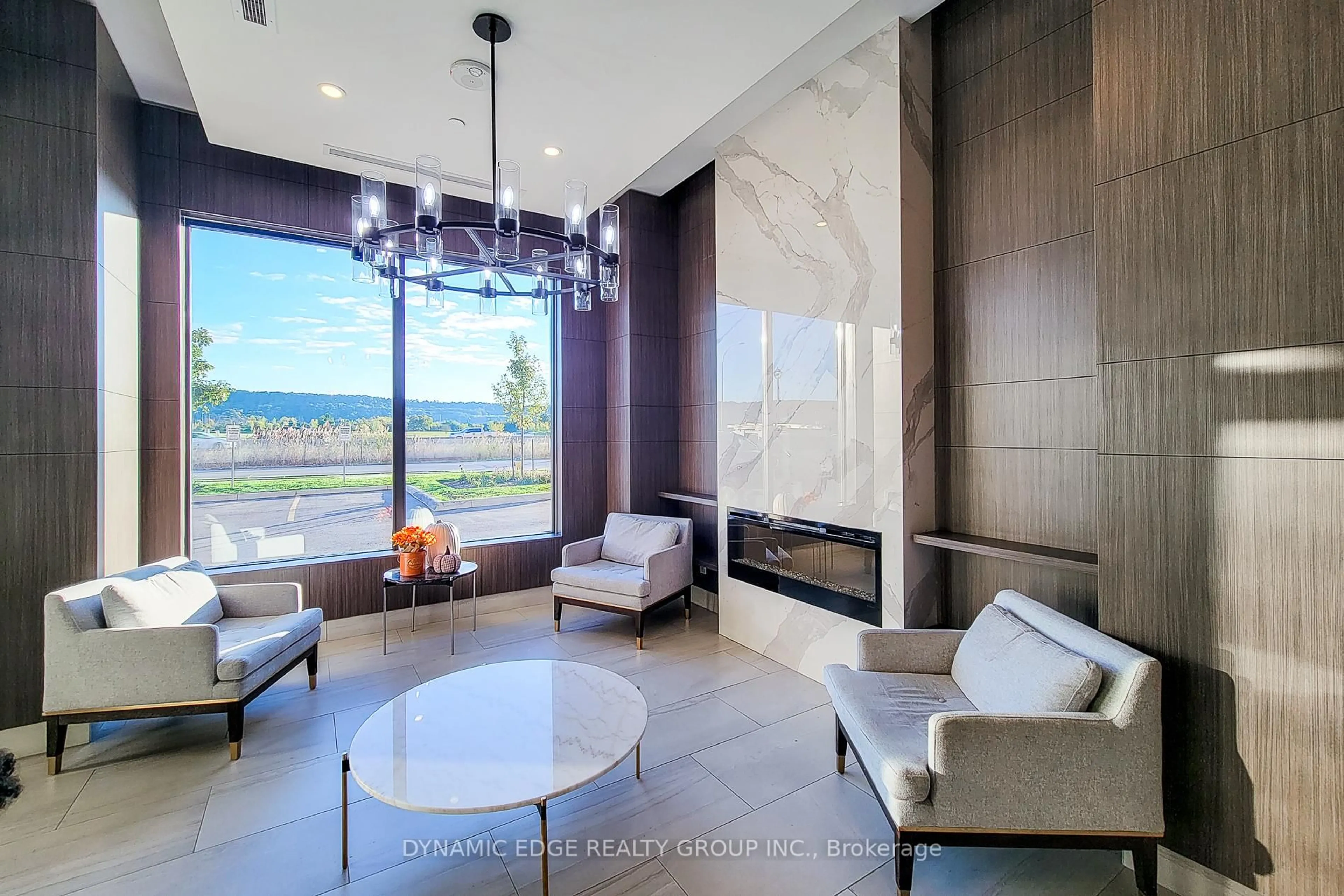 Lobby for 550 North Service Rd #312, Grimsby Ontario L3M 4E8