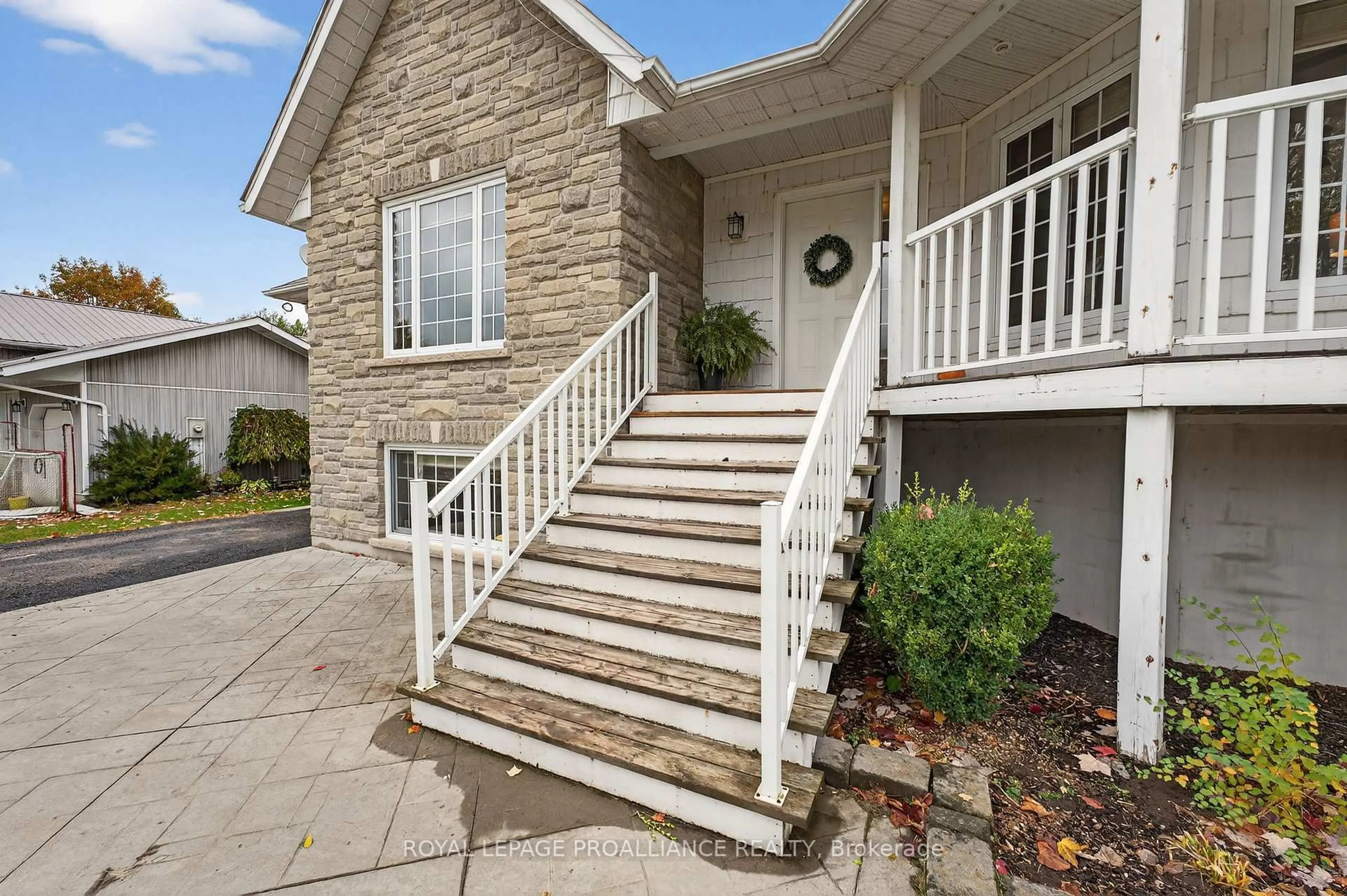 Unknown for 40 Charles Crt, Tweed Ontario K0K 3J0