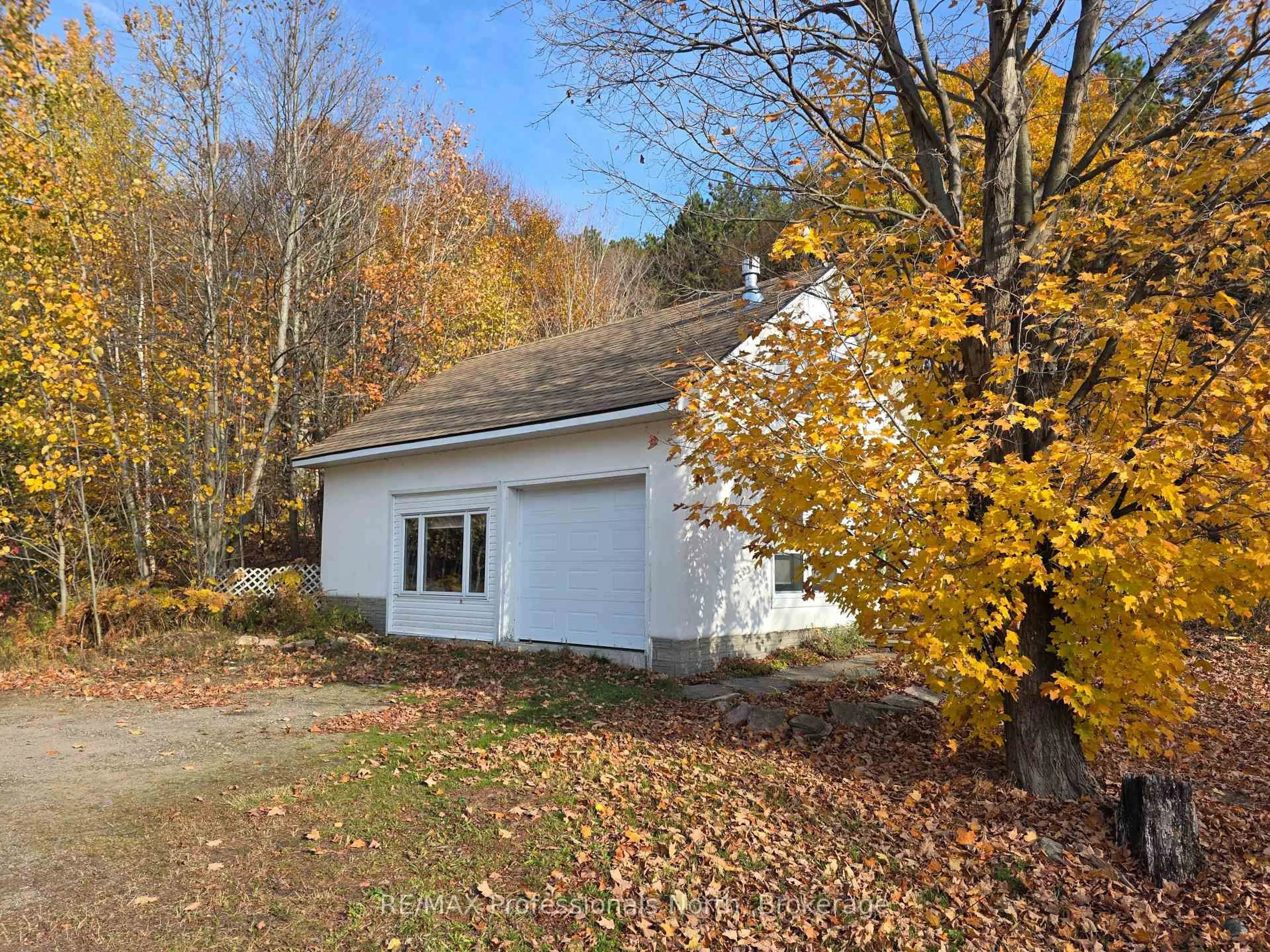 Shed for 10416 Highway 118, Algonquin Highlands Ontario K0M 1S0