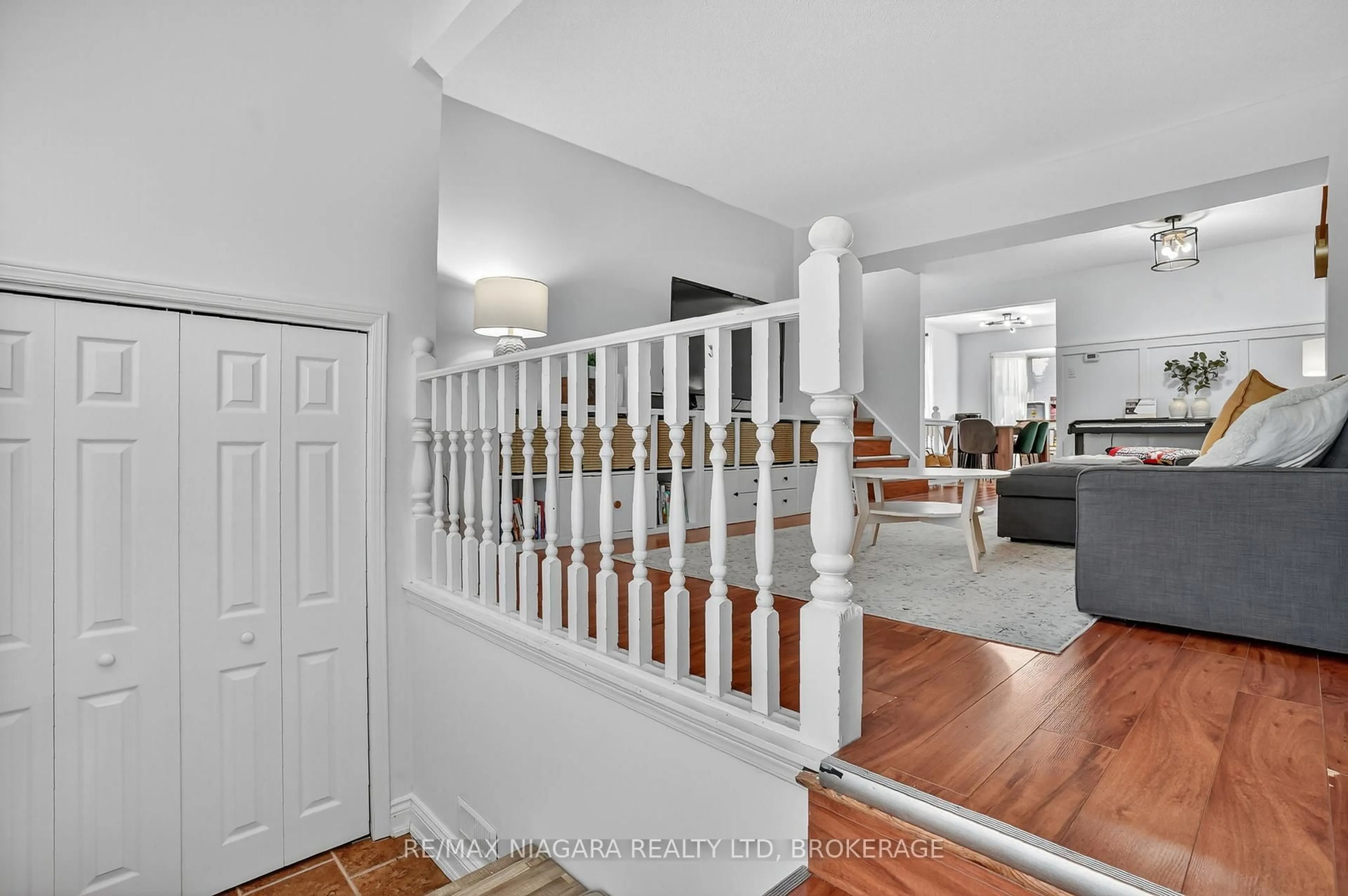 Indoor entryway for 29 BAXTER Cres, Thorold Ontario L2Z 4S1