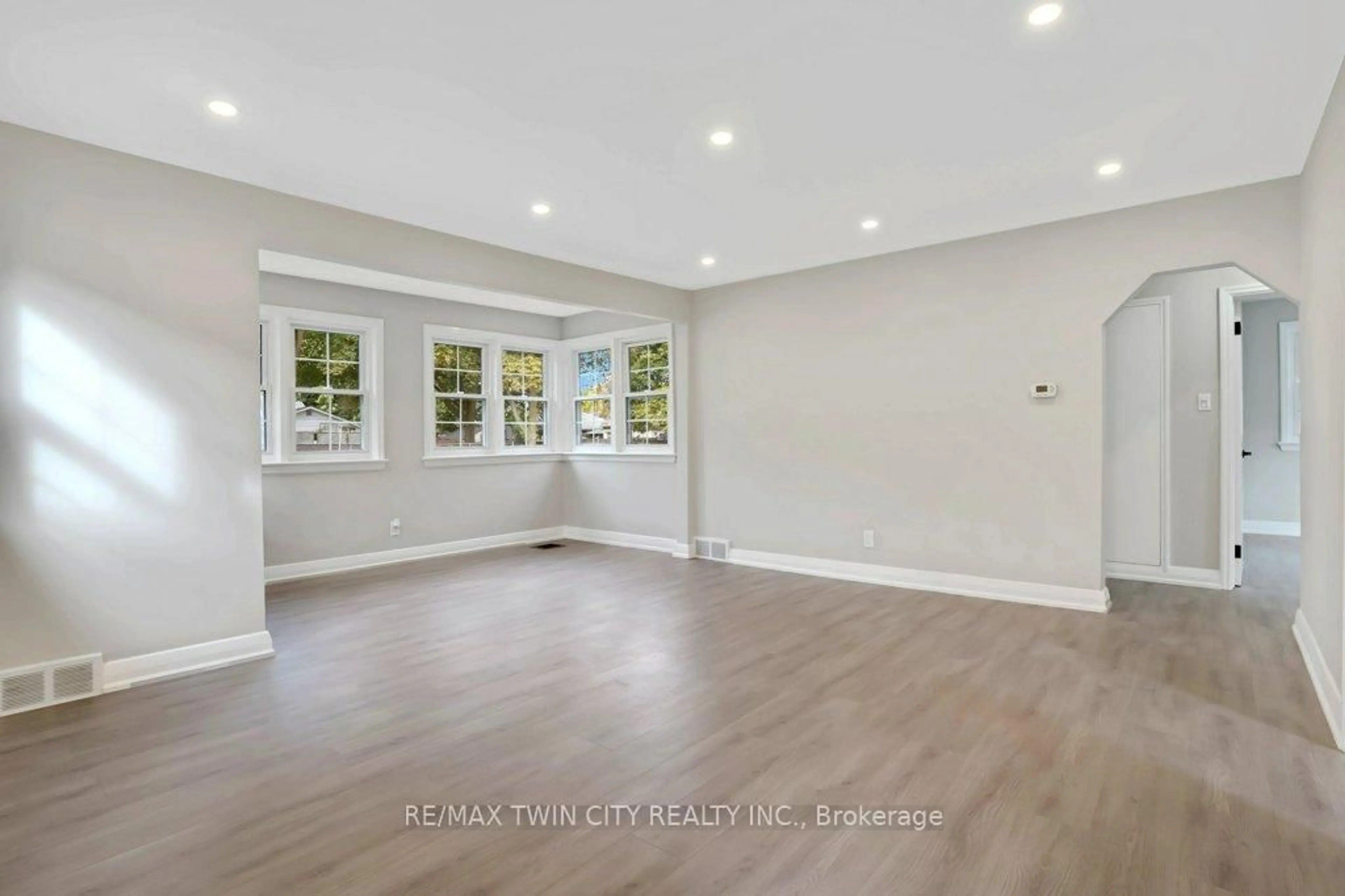 A pic of a room for 43 Dudhope Ave, Cambridge Ontario N1R 4T4