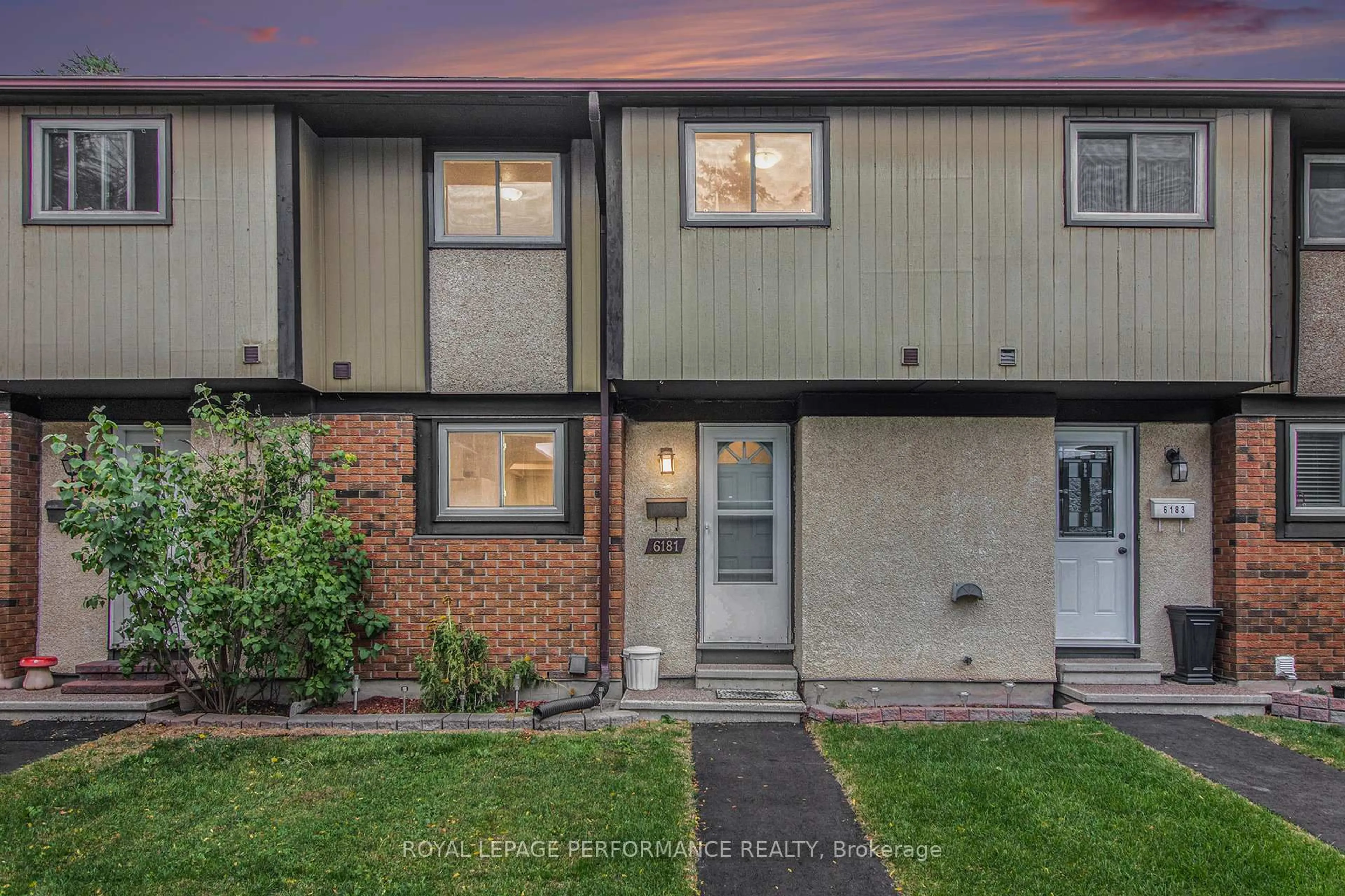 Home with vinyl exterior material, street for 6181 Brookside Lane #43, Ottawa Ontario K1C 2K6