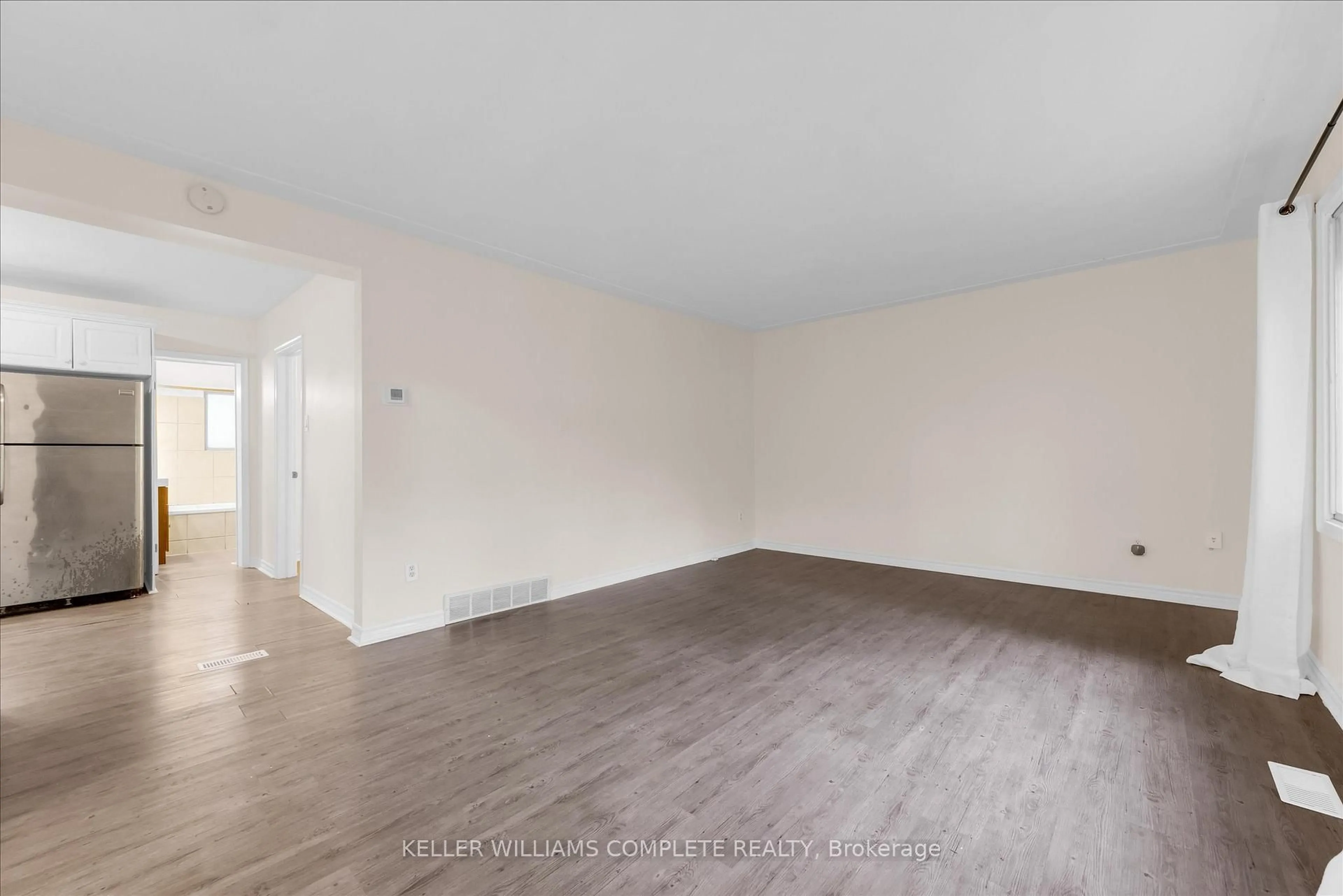 A pic of a room for 62 Bond St, Kitchener Ontario N2H 4S5