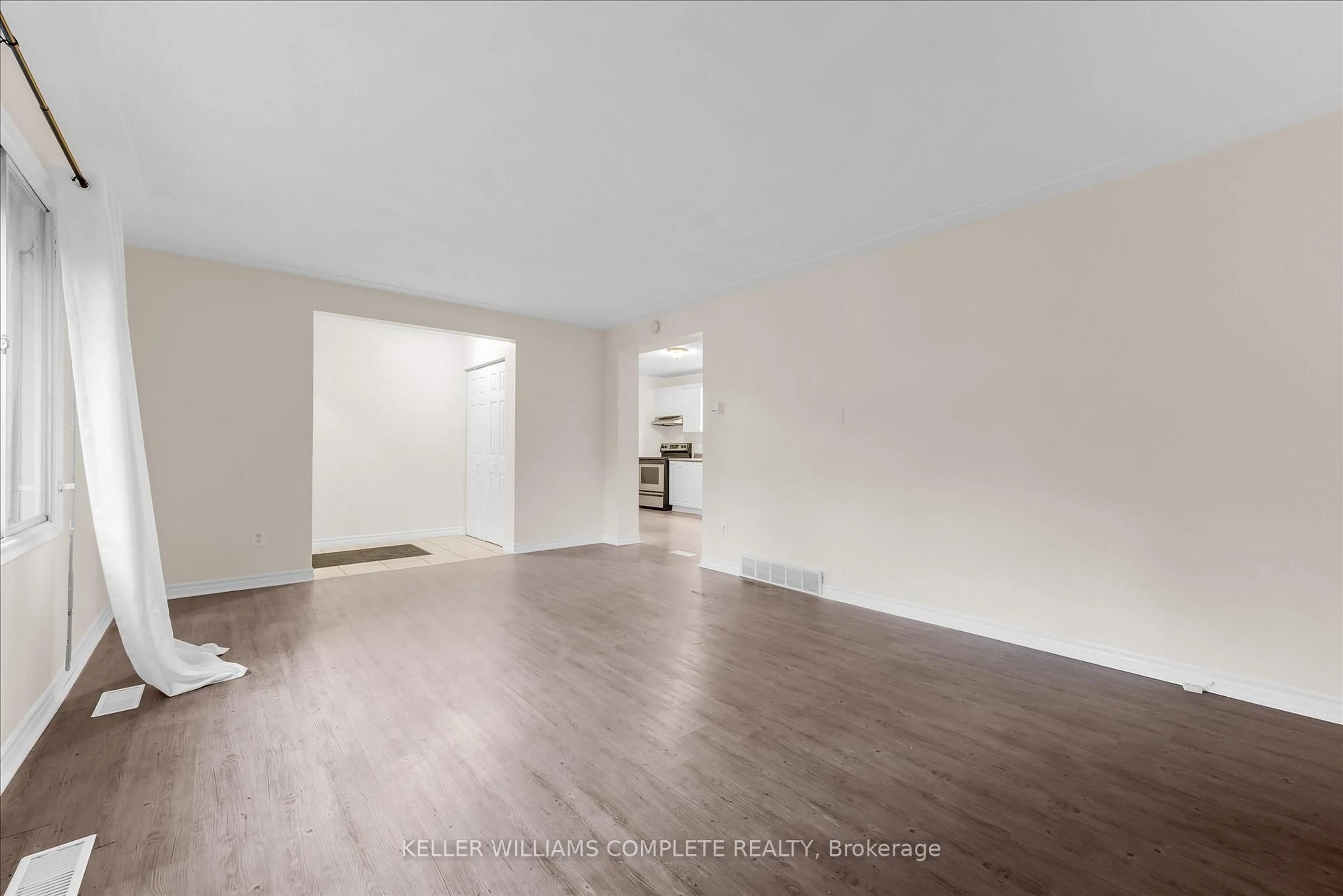 A pic of a room for 62 Bond St, Kitchener Ontario N2H 4S5