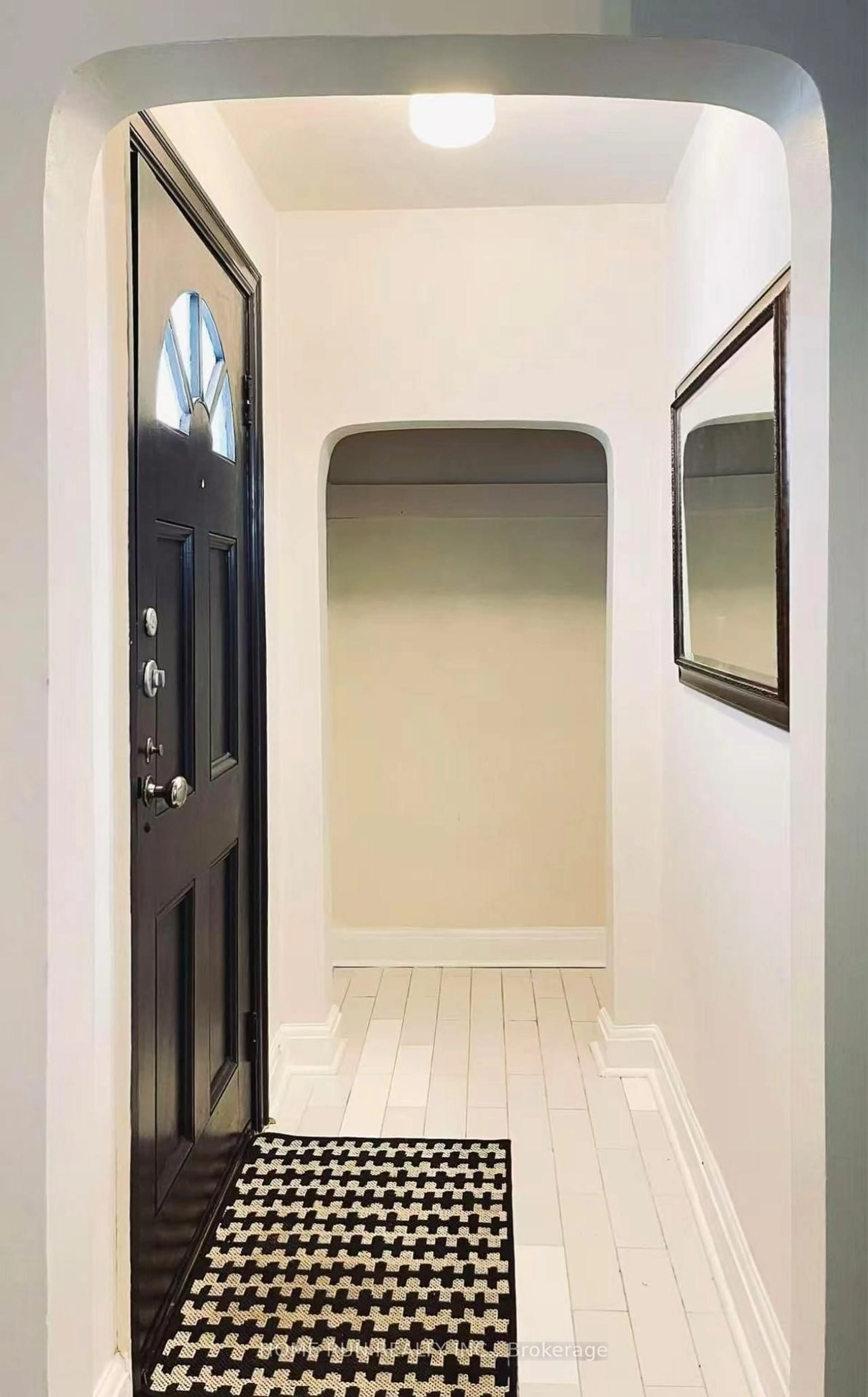 Indoor entryway for 378 Enfield Ave, Ottawa Ontario K1L 7L3