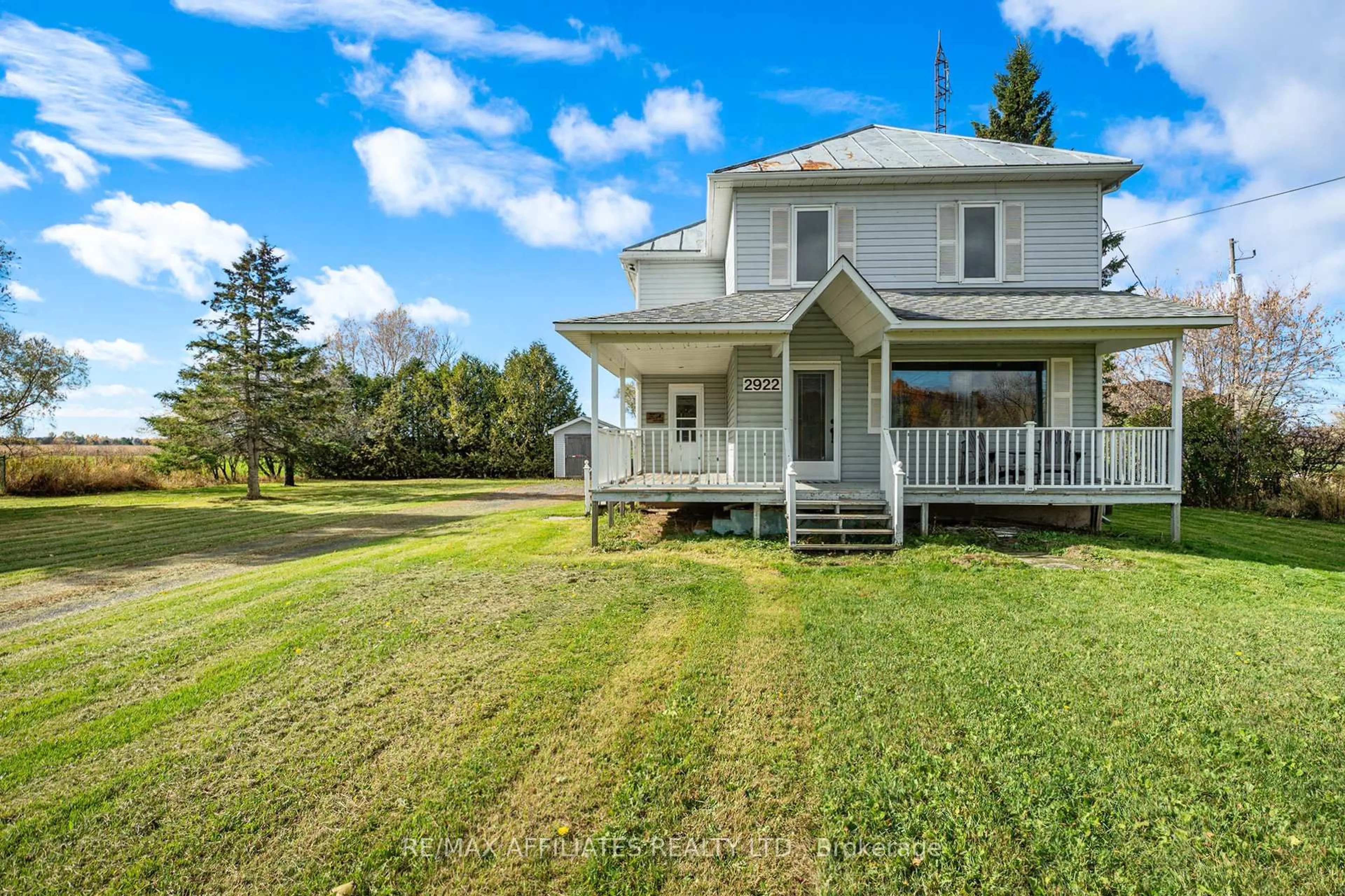 A pic from outside/outdoor area/front of a property/back of a property/a pic from drone, unknown for 2922 Gagne Rd, Clarence-Rockland Ontario K0A 2A0