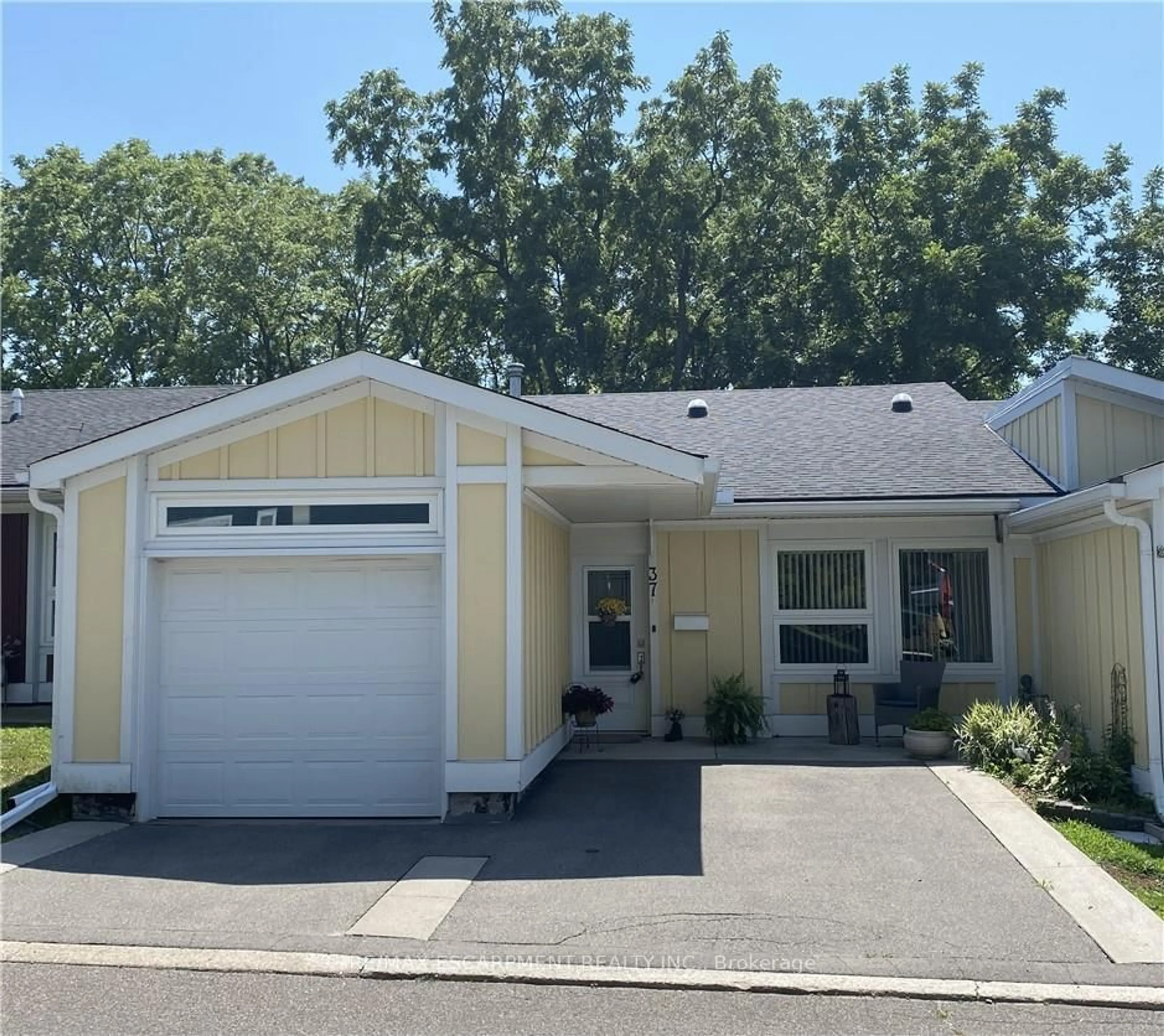 Home with vinyl exterior material, street for 37 Bishop Tonnos Way, Hamilton Ontario L9B 1T8