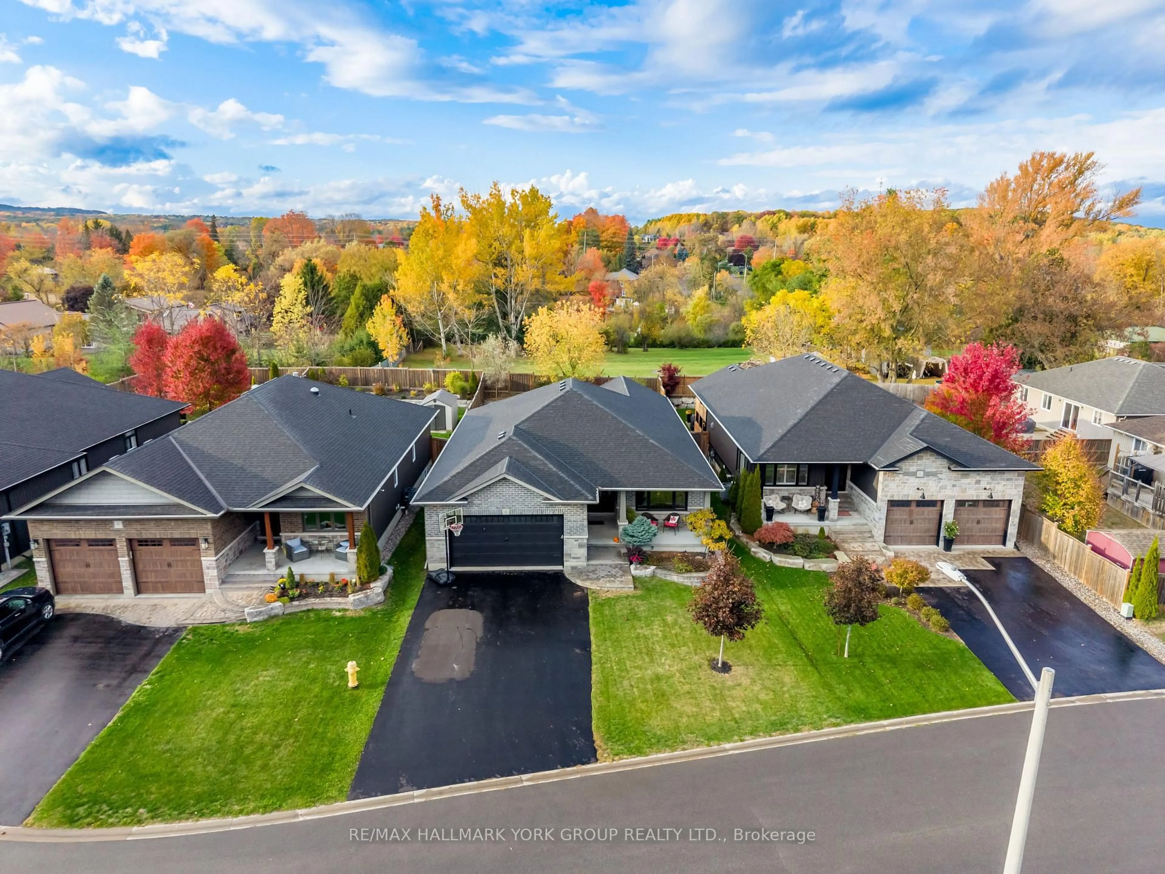 A pic from outside/outdoor area/front of a property/back of a property/a pic from drone, unknown for 4 SYLVAN St, Barry's Bay Ontario K0K 1B0