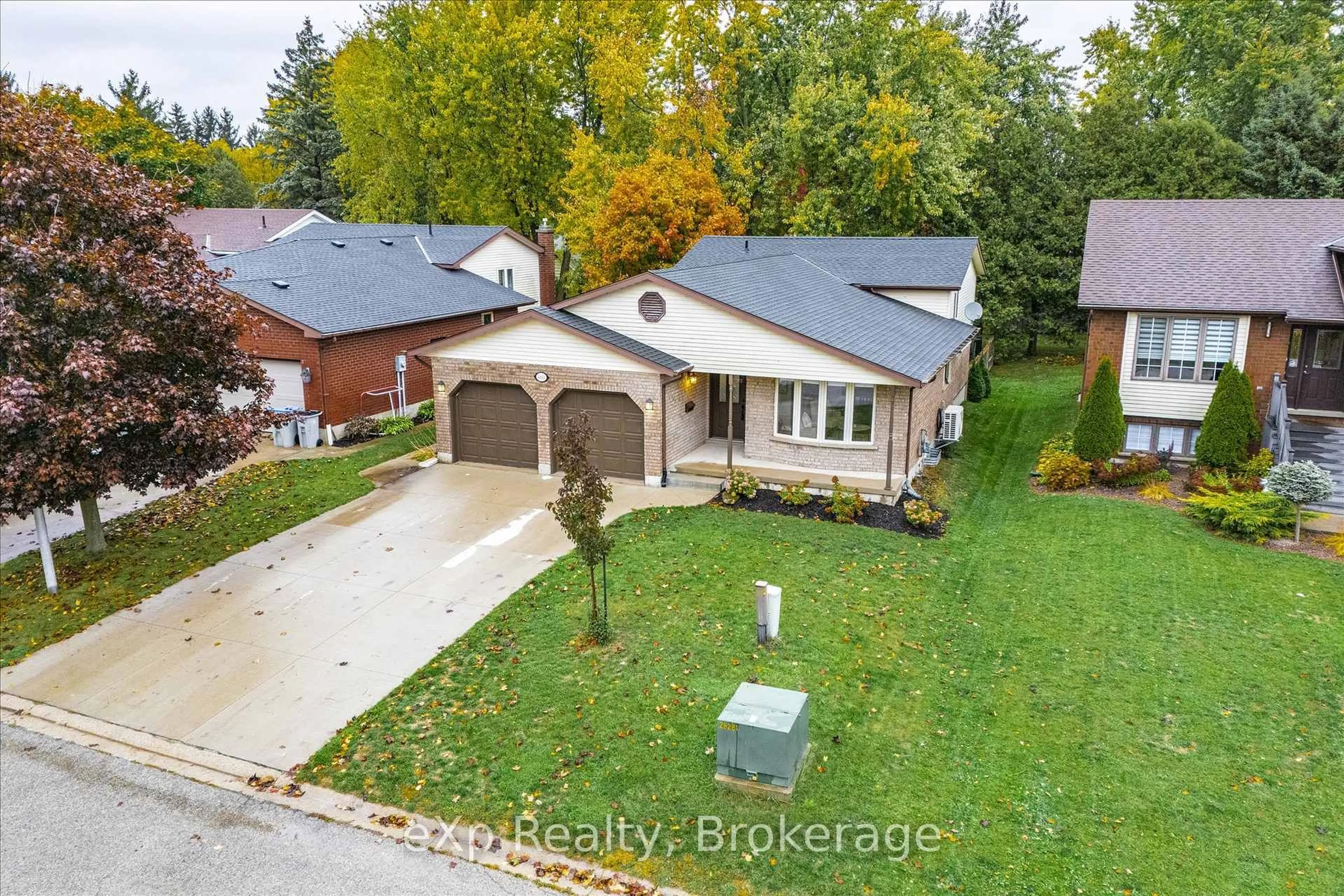 A pic from outside/outdoor area/front of a property/back of a property/a pic from drone, street for 660 Maple Ave, North Perth Ontario N4W 3G5