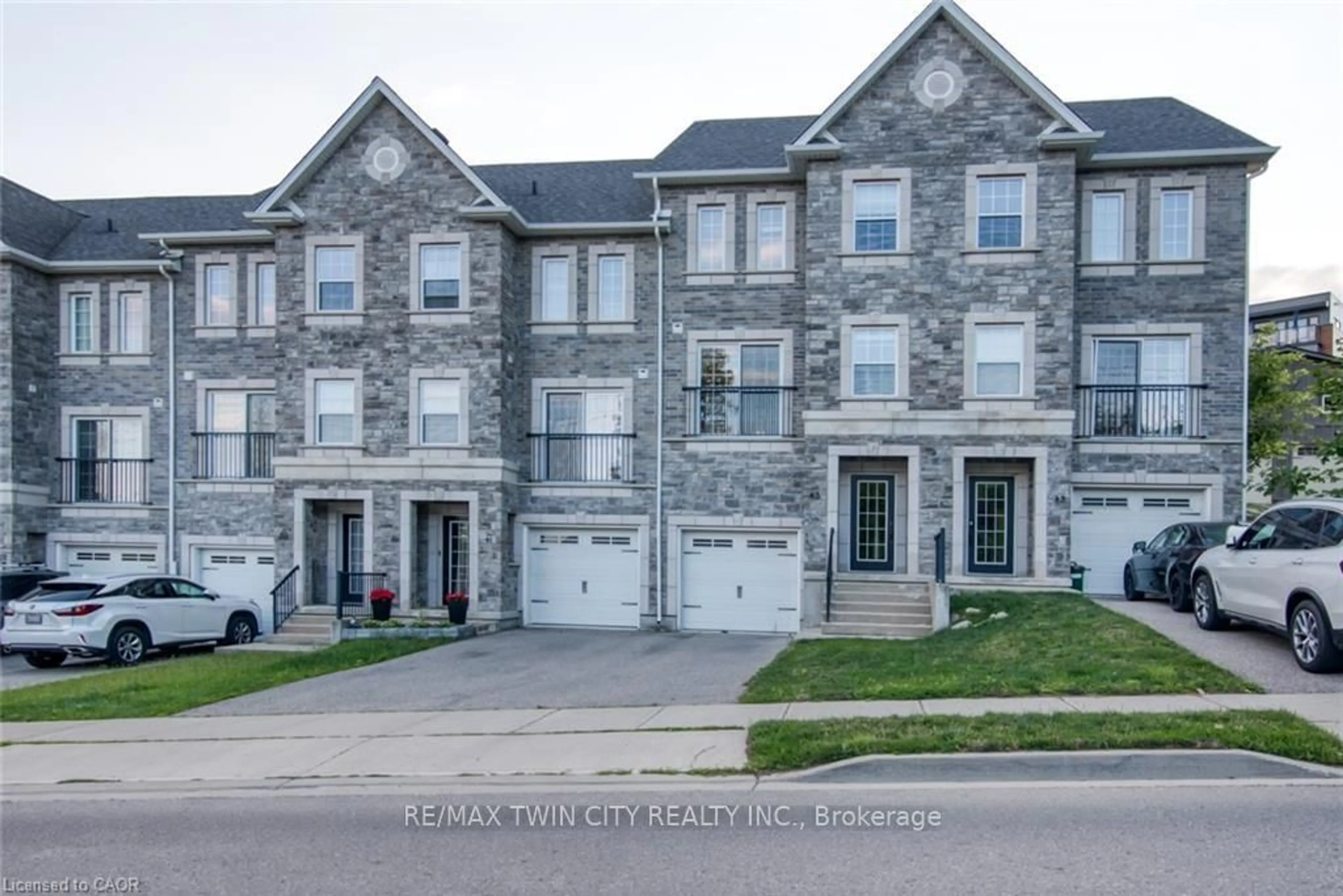 Unknown for 43 Woolwich St, Kitchener Ontario N2K 1S2
