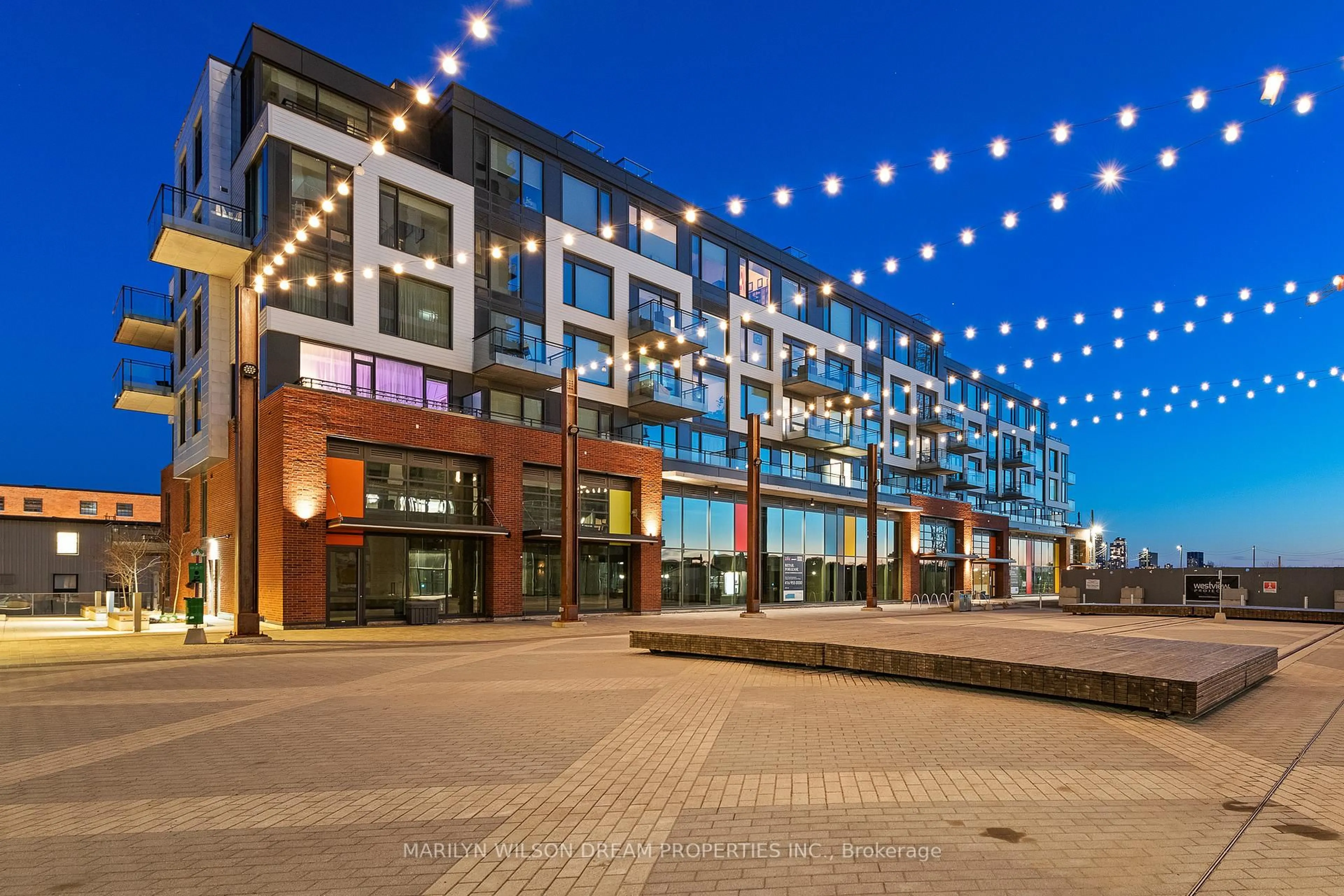 Patio, building for 320 Miwate Private #203, Ottawa Ontario K1R 0E1