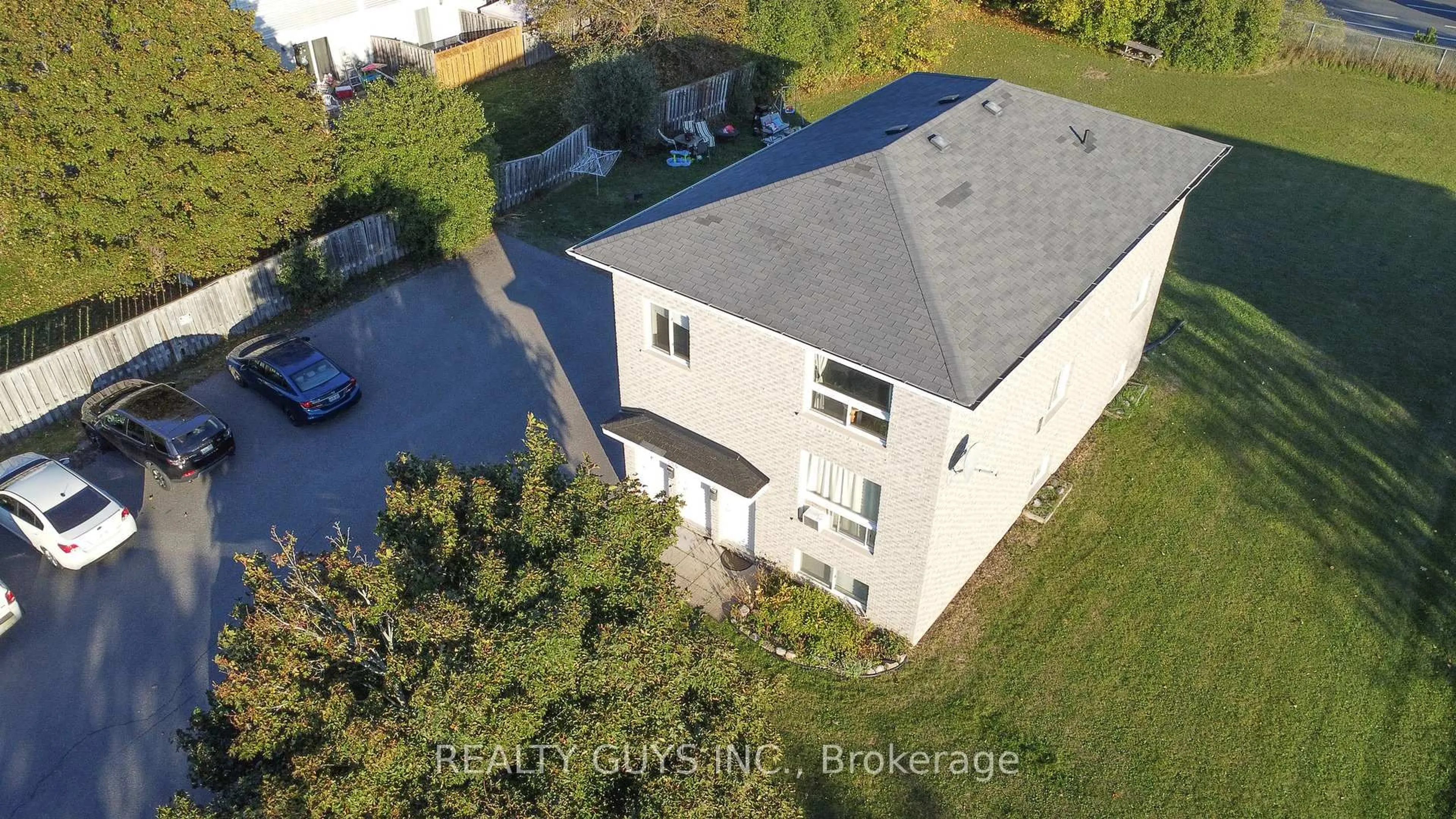 A pic from outside/outdoor area/front of a property/back of a property/a pic from drone, building for 554 Crystal Dr, Peterborough Ontario K9J 8H5