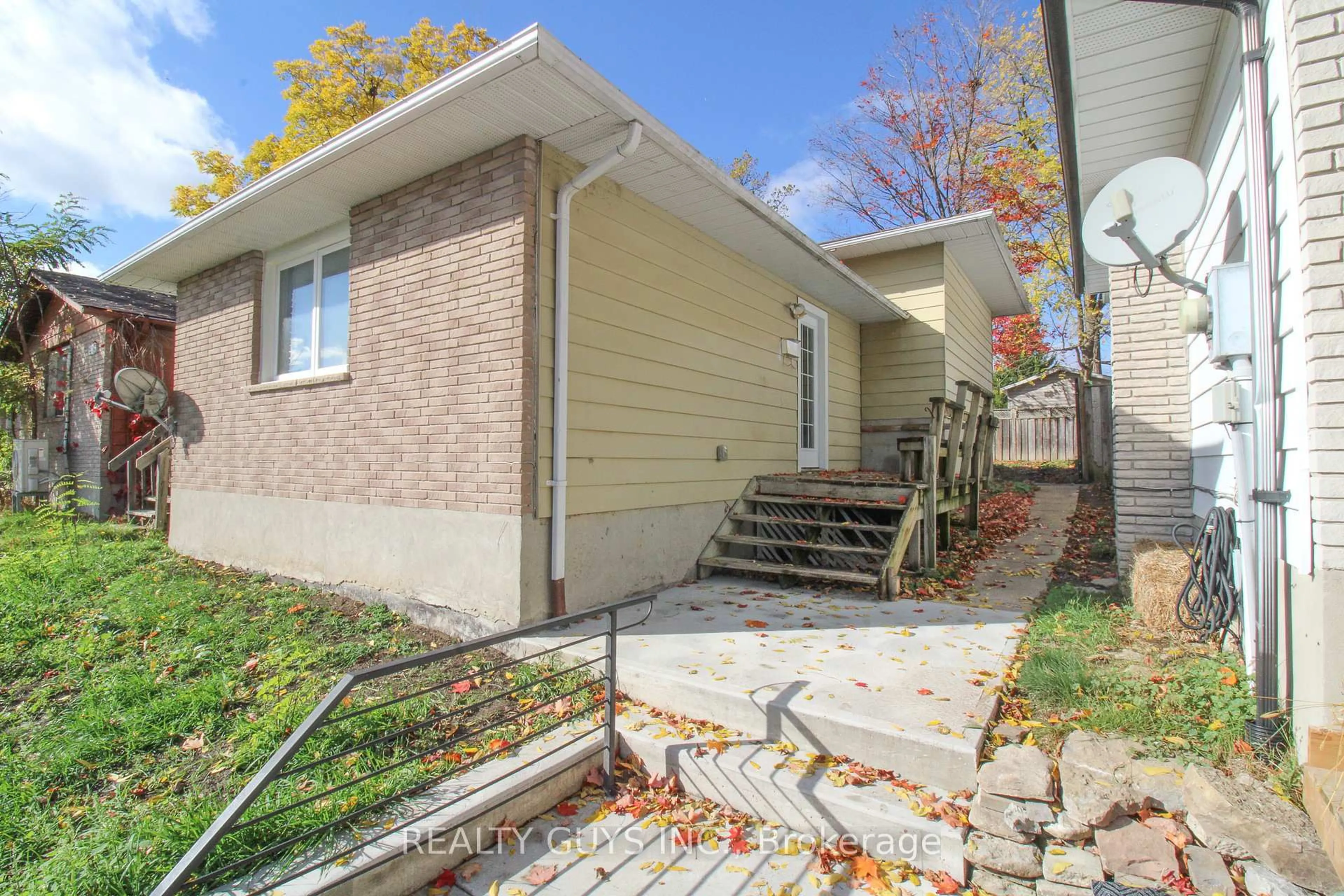 Unknown for 290 Mcfarlane St, Peterborough Ontario K9H 1K4