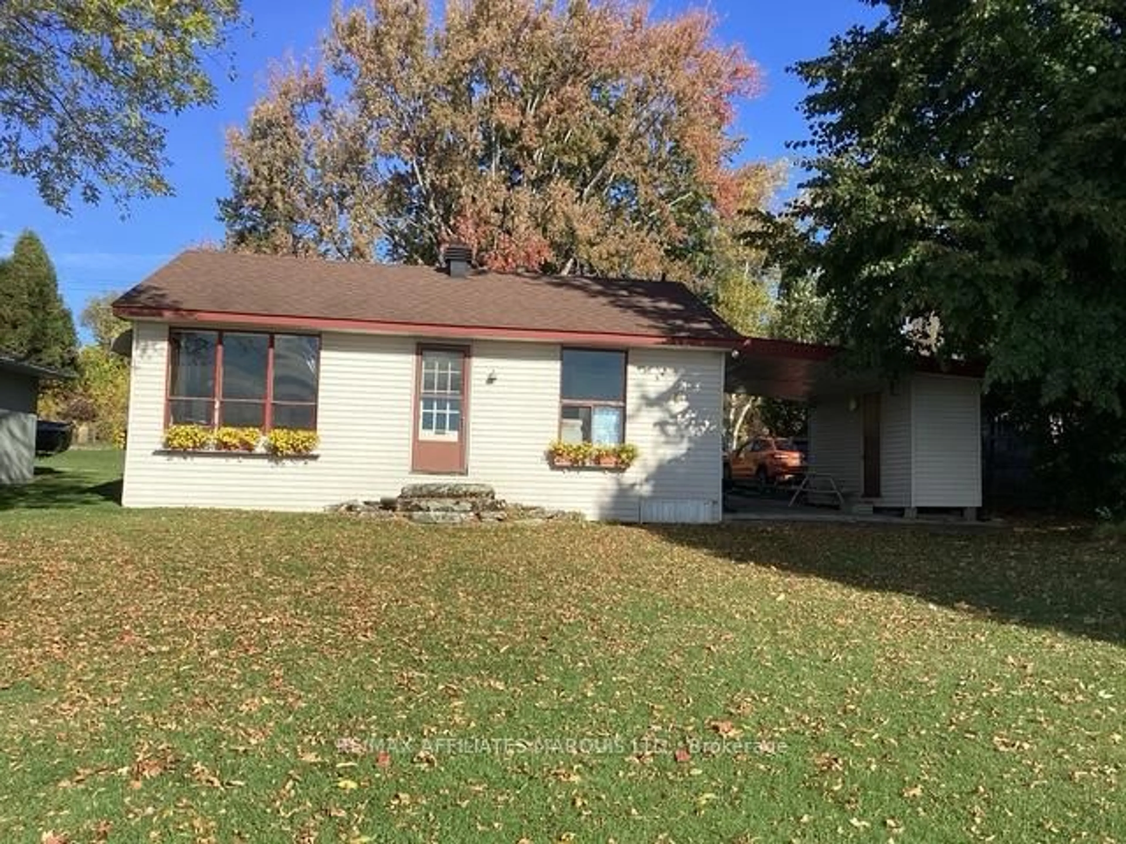 A pic from outside/outdoor area/front of a property/back of a property/a pic from drone, street for 38 Hamilton Island Rd, South Glengarry Ontario K0C 2E0