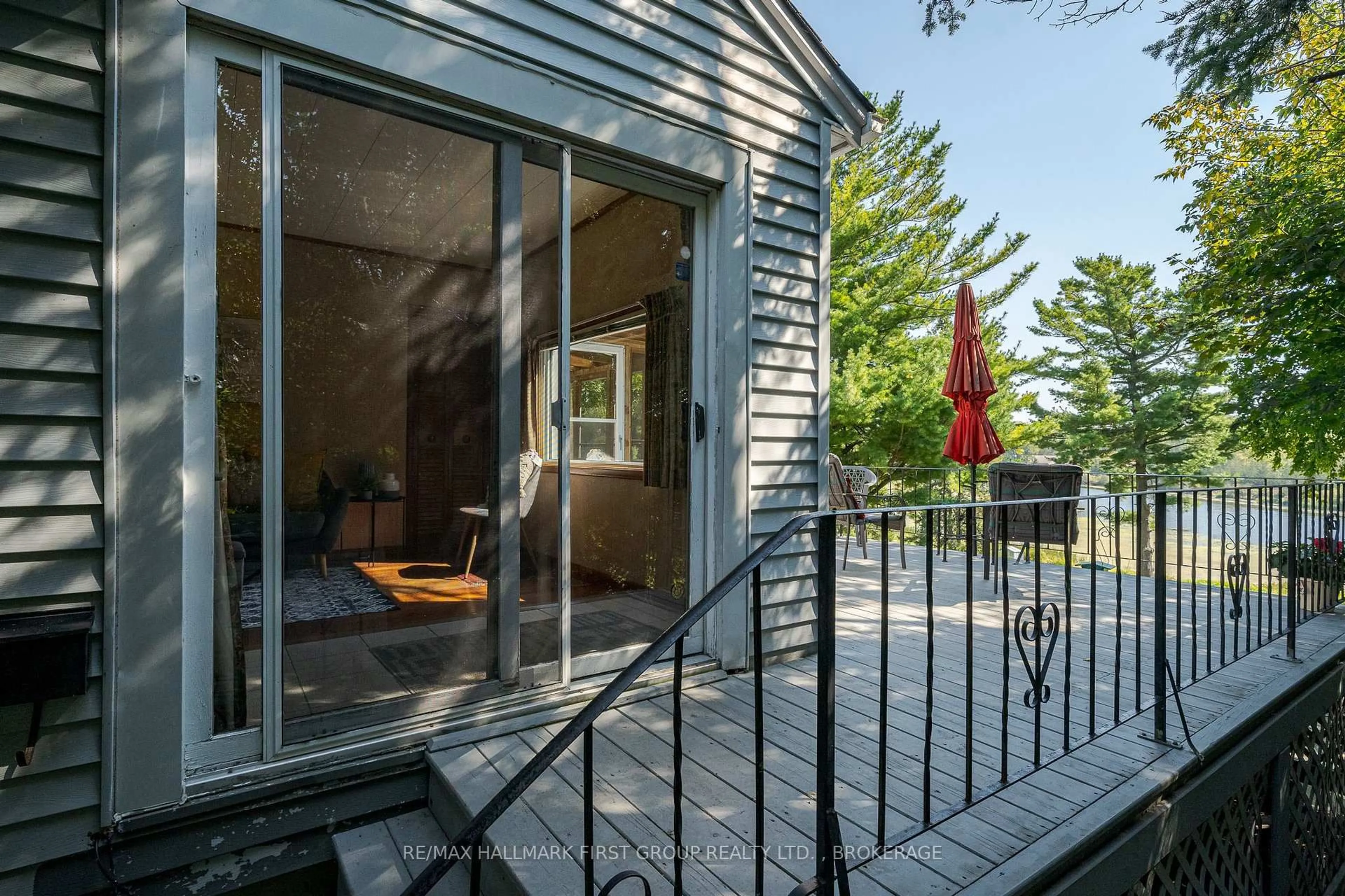 Patio, street for 366 Dundas St, Greater Napanee Ontario K7R 2B6