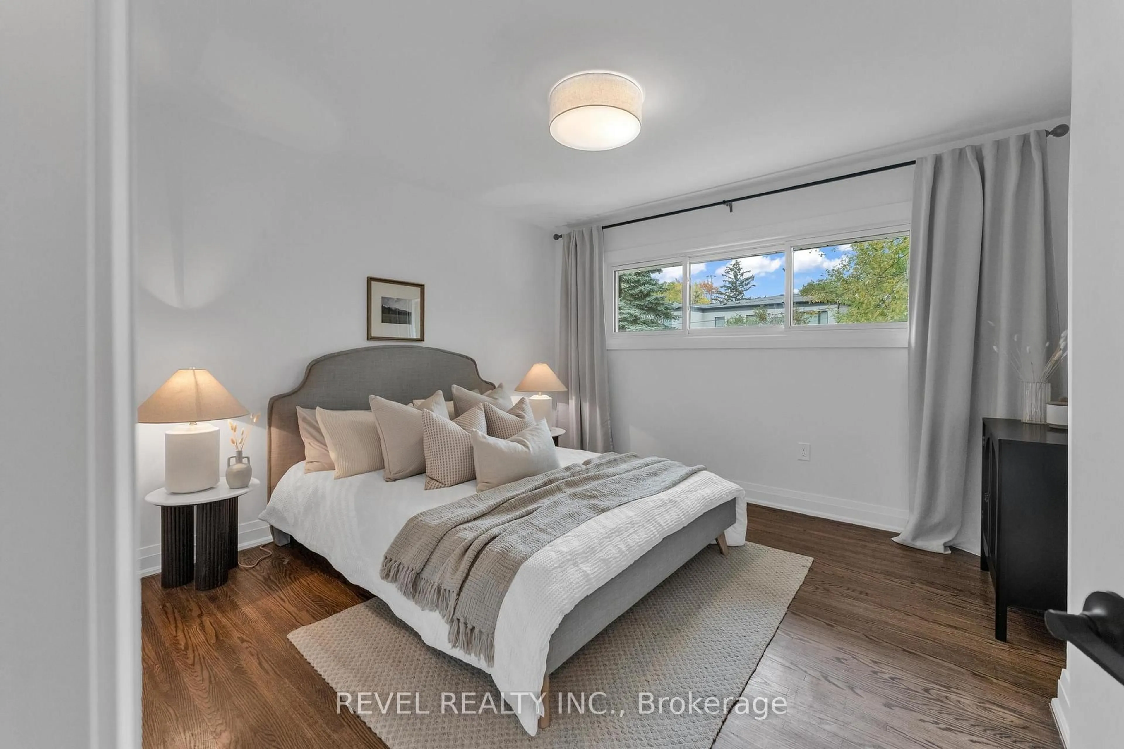 Bedroom with bed, unknown for 95 Seneca Dr, Hamilton Ontario L9G 3B7