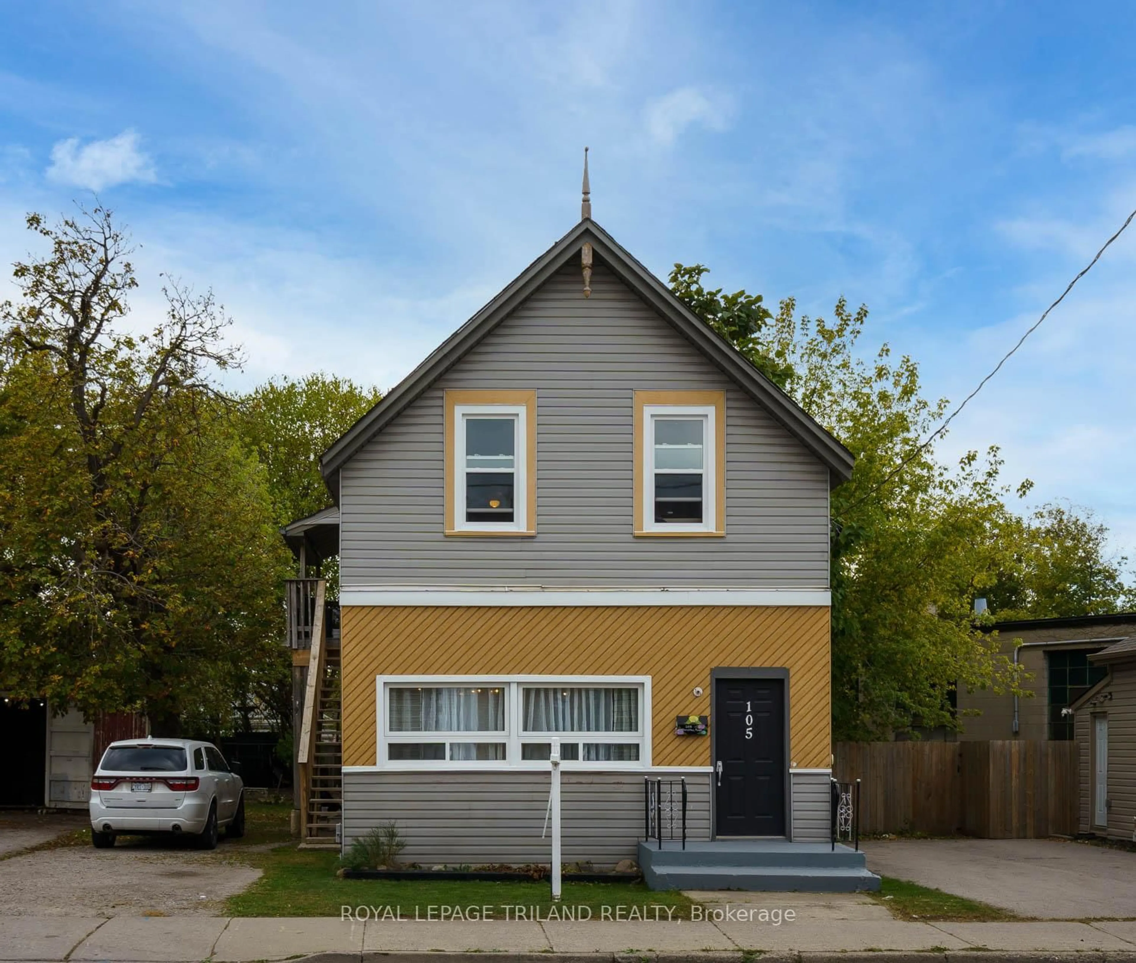 Home with vinyl exterior material, street for 105 Hamilton Rd, London East Ontario N6B 1N2