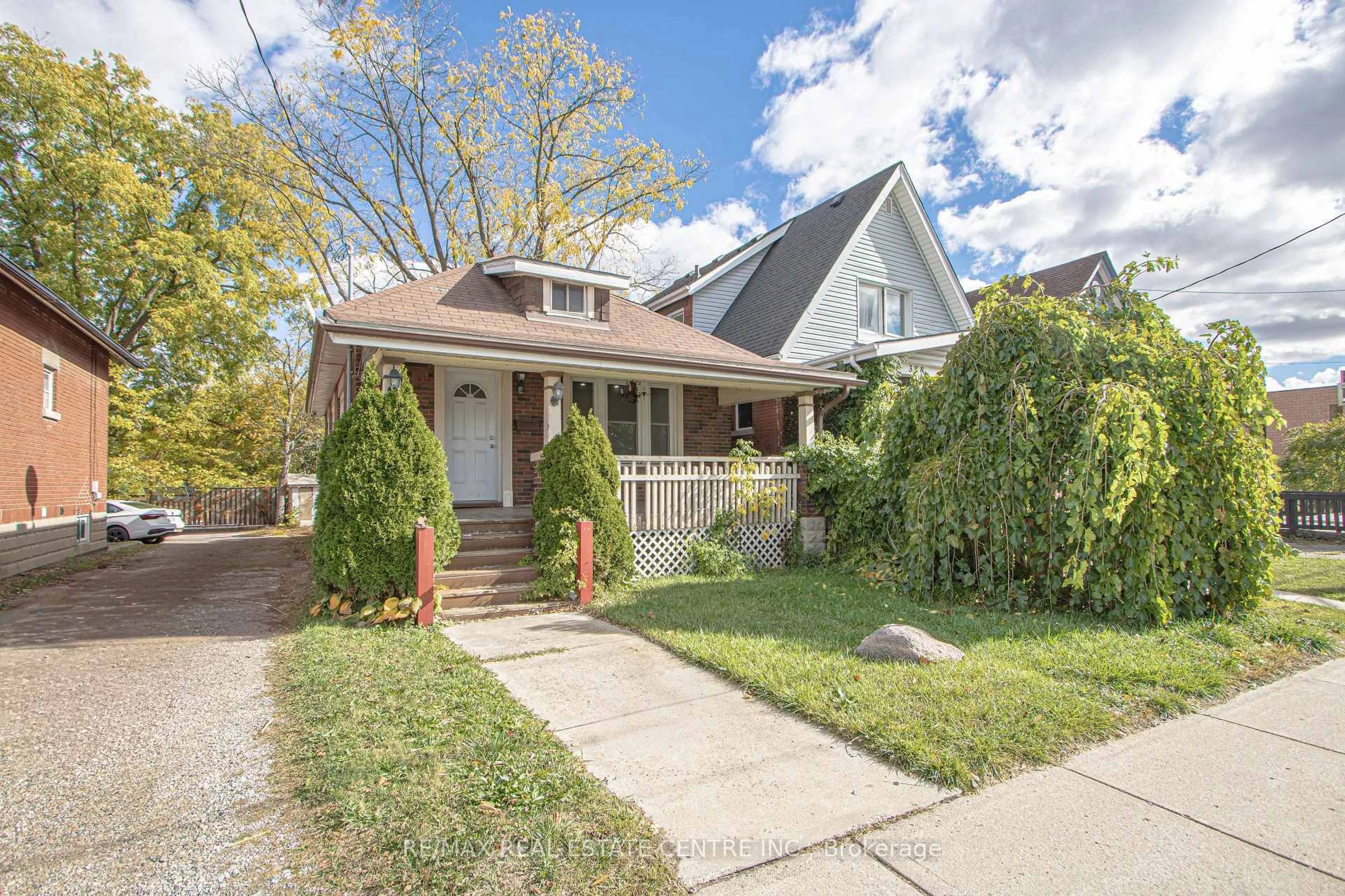 Unknown for 386 Wharncliffe Rd, London South Ontario N6J 2M1