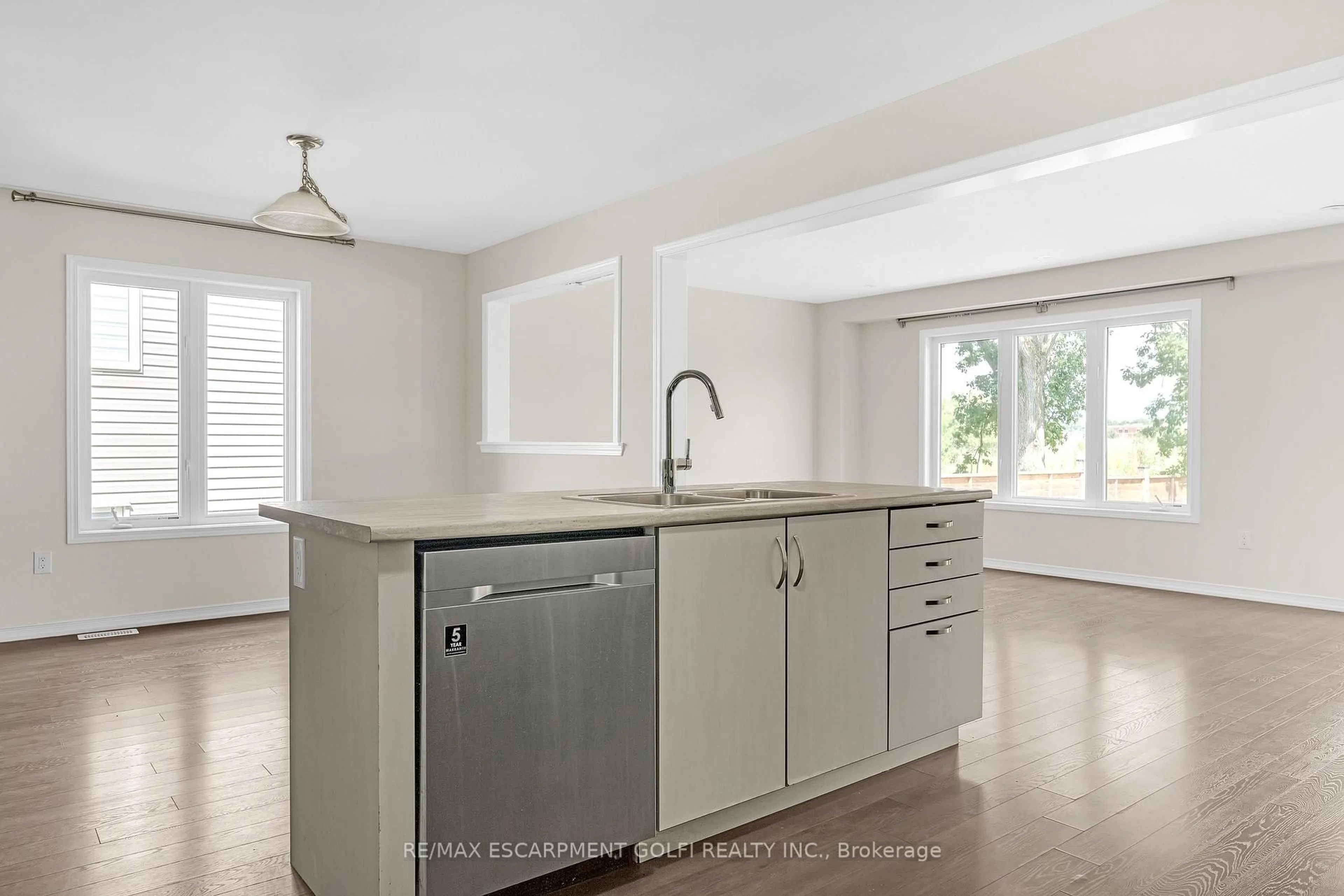 Open concept kitchen, unknown for 8561 DOGWOOD Cres, Niagara Falls Ontario L2H 0K7