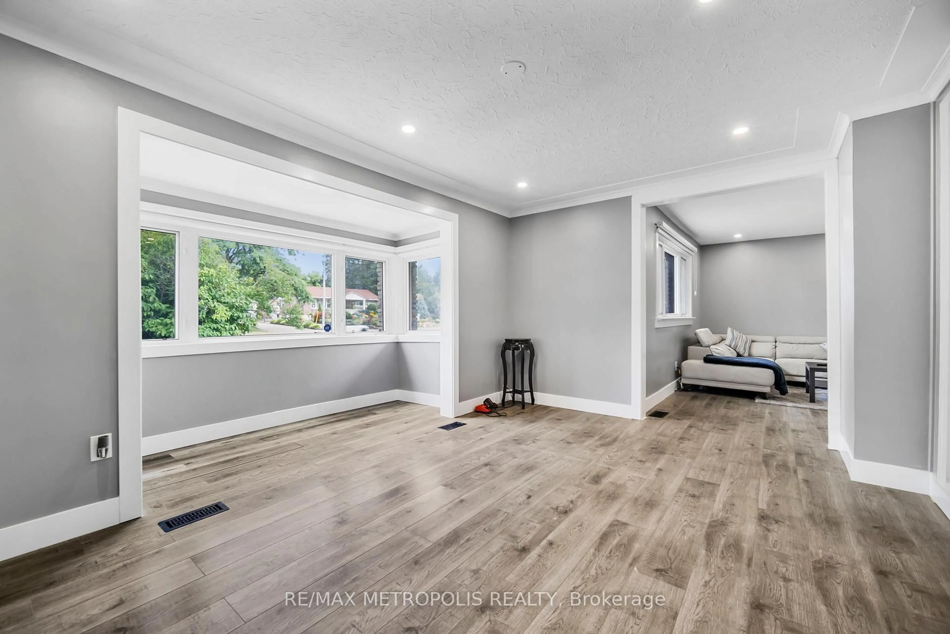 Unknown for 1859 PARKHURST Ave, London East Ontario N5V 2C4