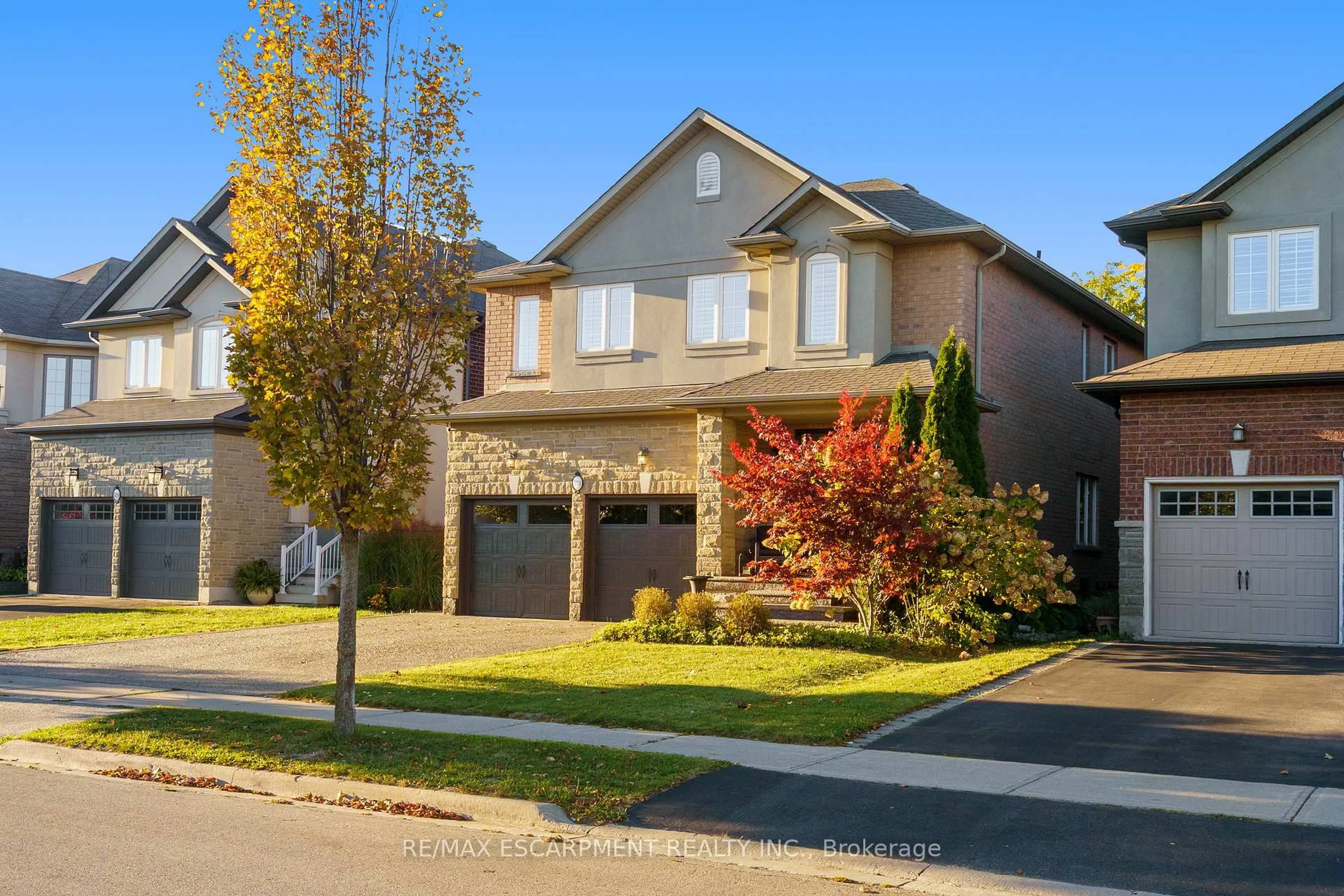 Home with brick exterior material, street for 333 Valridge Dr, Hamilton Ontario L9G 0B1