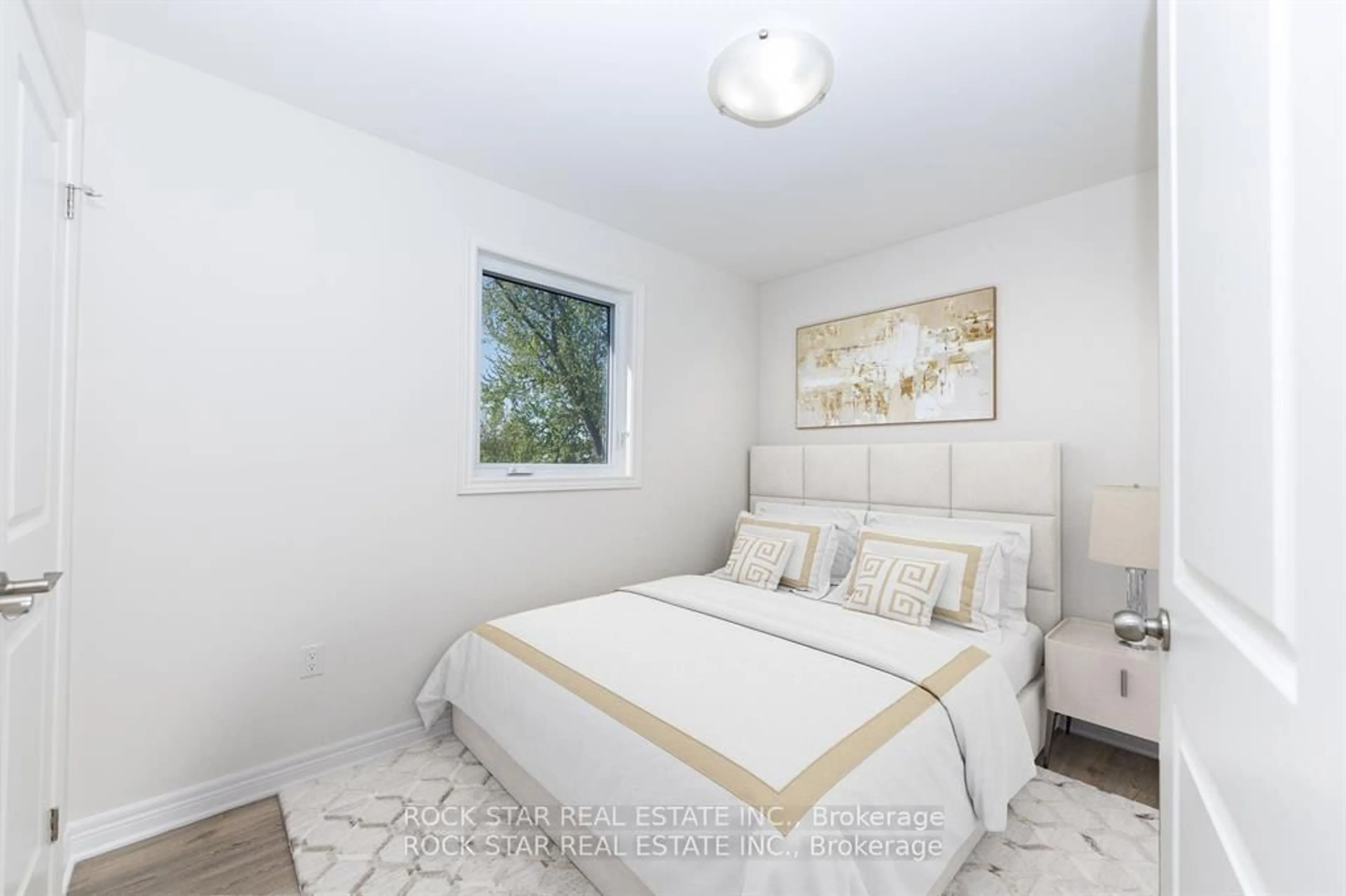 A pic of a room for 52B Merigold St, St. Catharines Ontario L2S 2N5