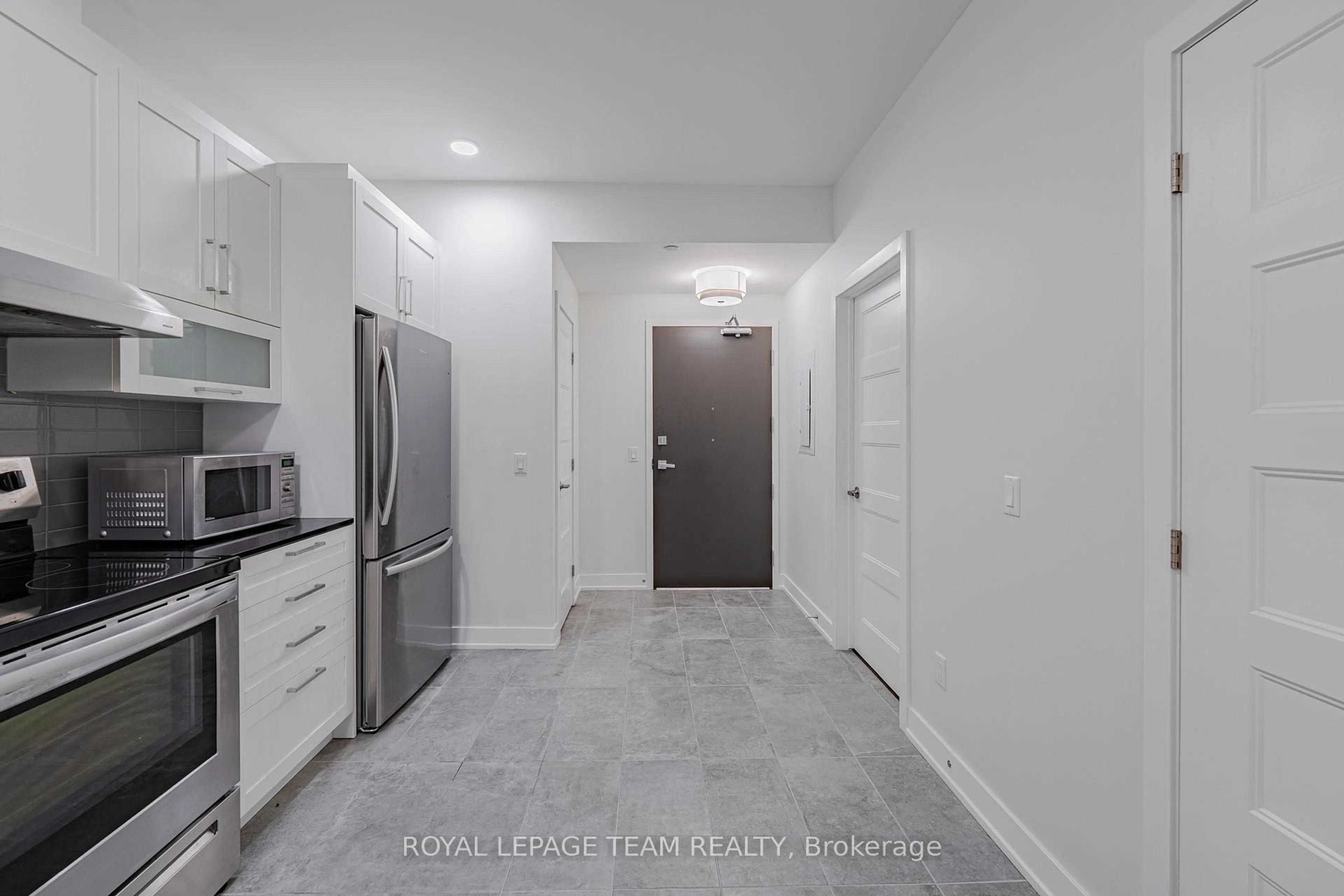 Standard kitchen, ceramic/tile floor for 200 Inlet Private #1106, Ottawa Ontario K4A 5H3