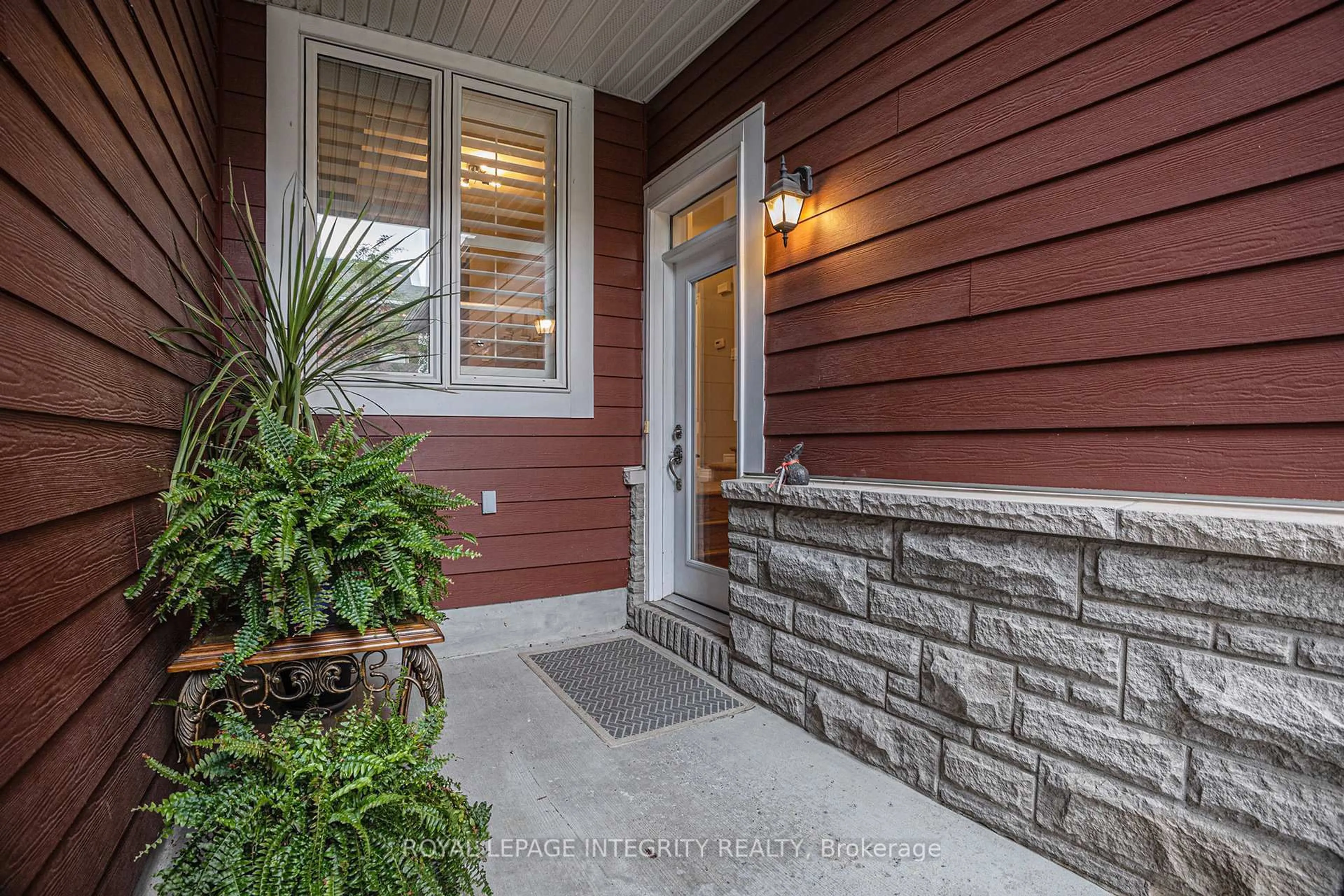 Indoor entryway for 85 Evelyn Powers Private, Ottawa Ontario K2S 0E1