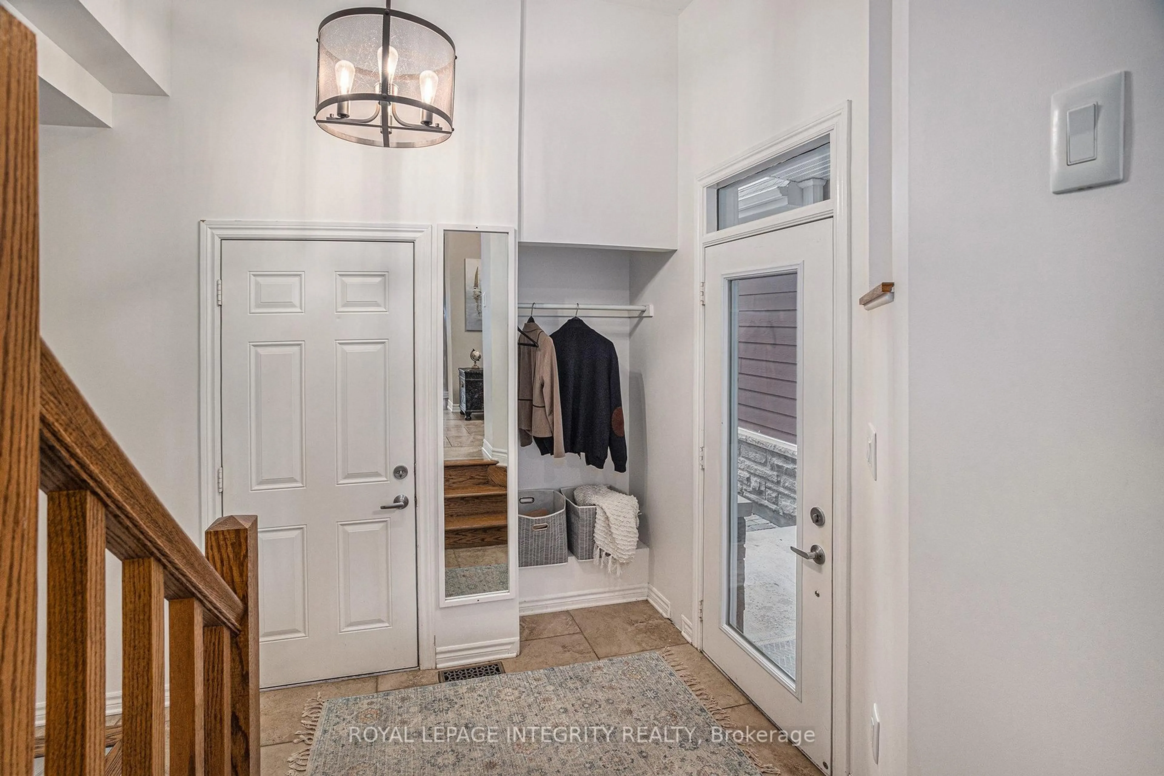 Indoor entryway for 85 Evelyn Powers Private, Ottawa Ontario K2S 0E1