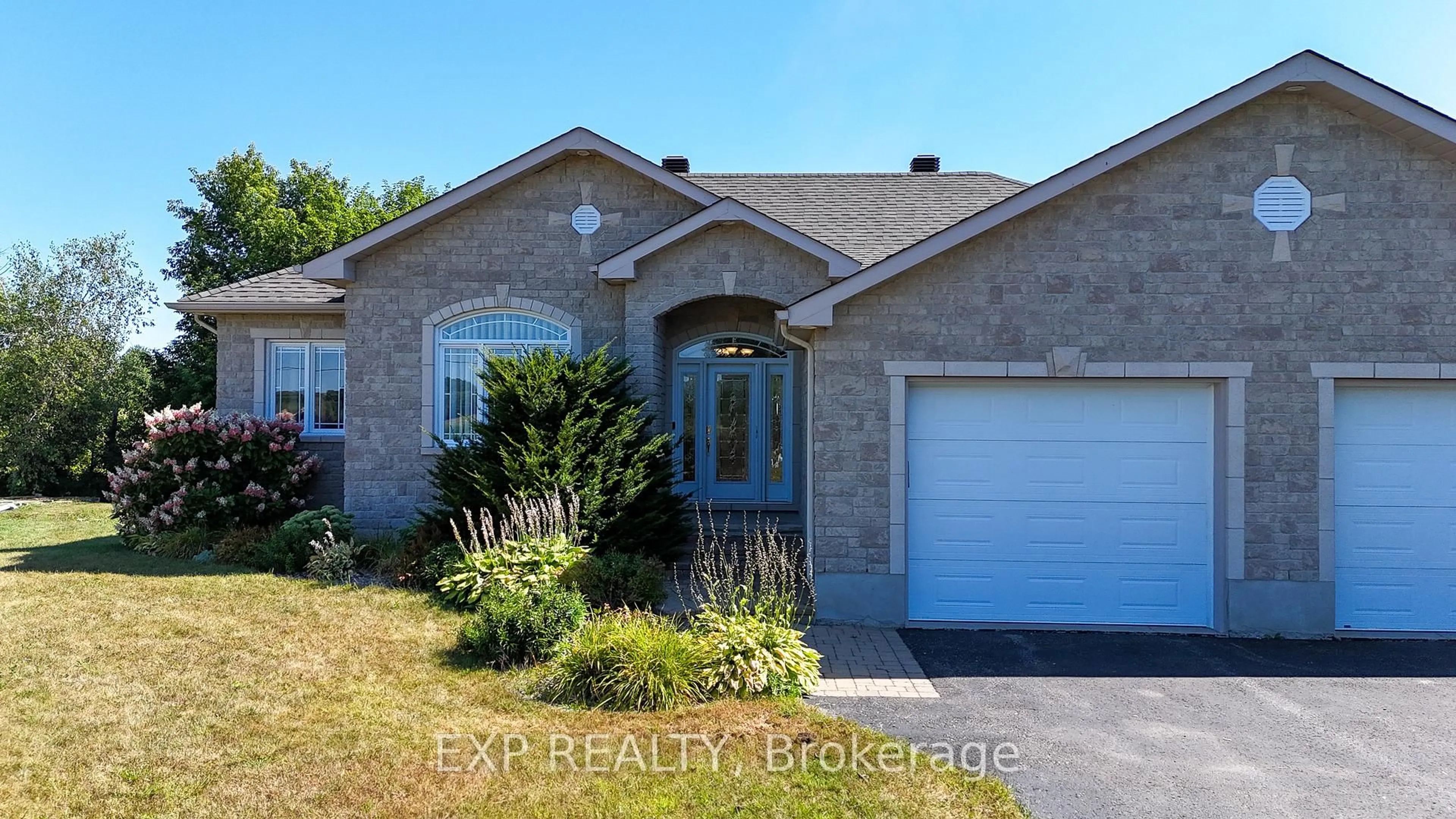Home with brick exterior material, street for 3403 Gendron Rd, Clarence-Rockland Ontario K0A 2A0