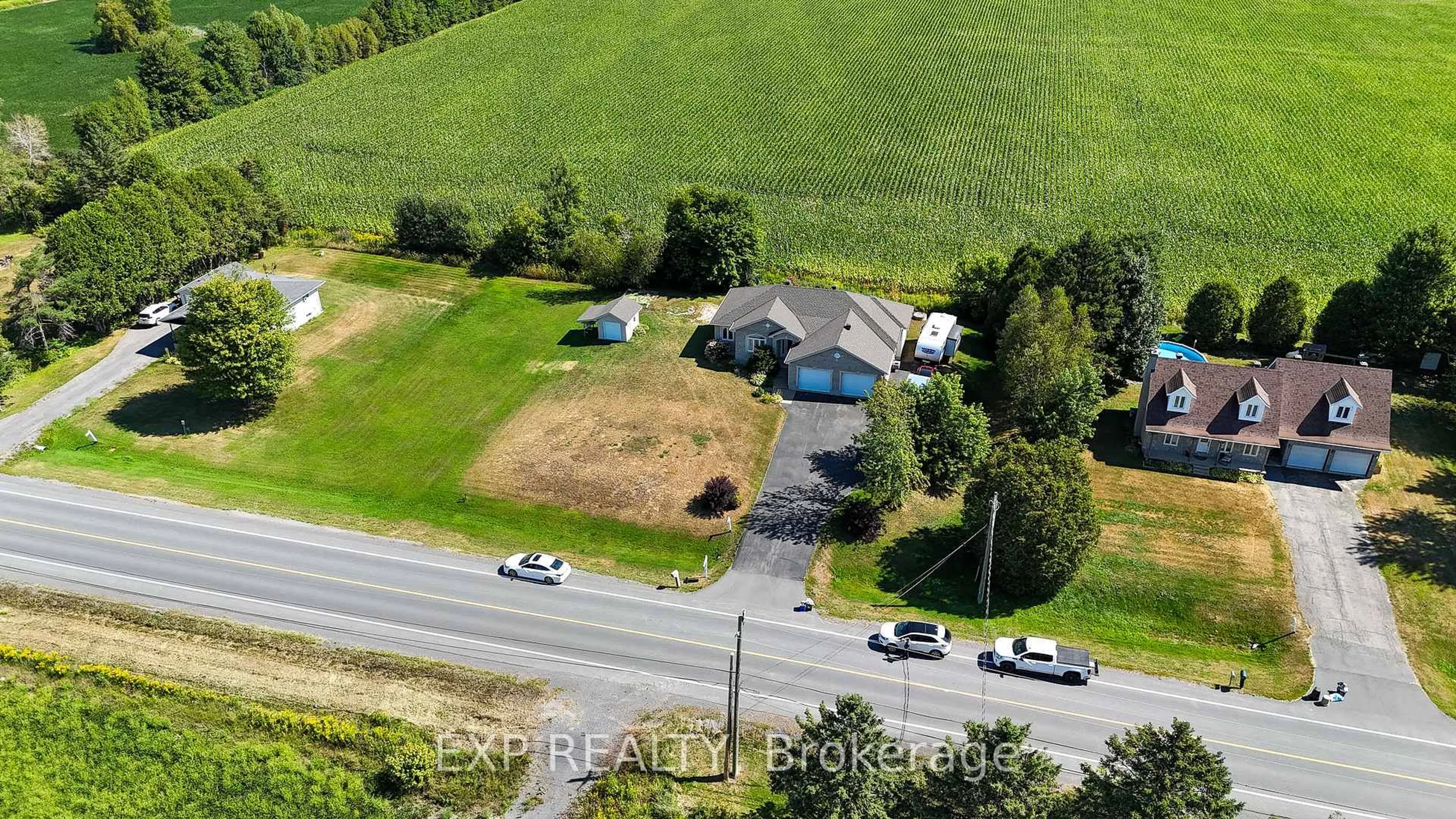 A pic from outside/outdoor area/front of a property/back of a property/a pic from drone, unknown for 3403 Gendron Rd, Clarence-Rockland Ontario K0A 2A0