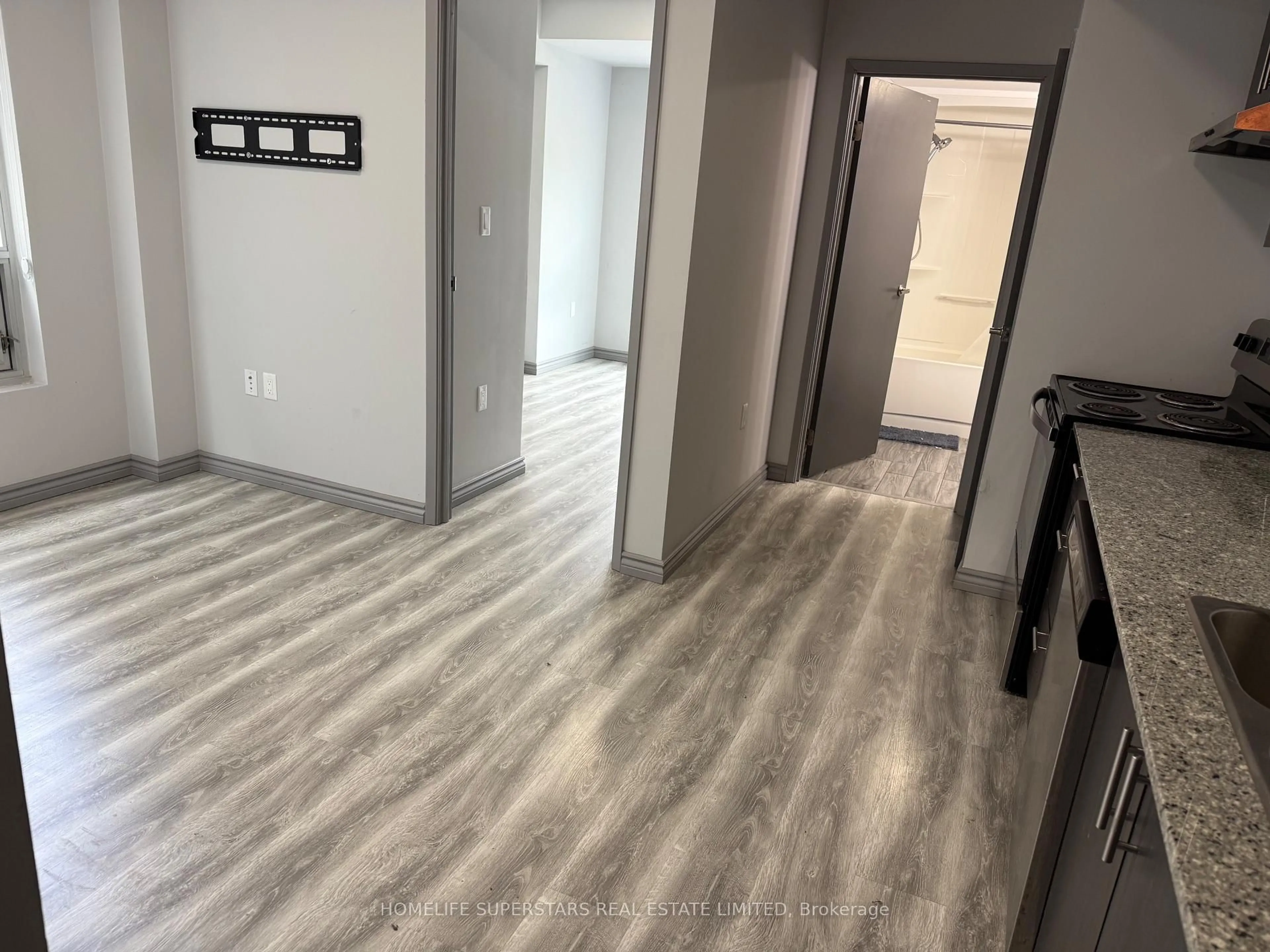 Unknown for 275 LARCH St, Waterloo Ontario N2L 3R2