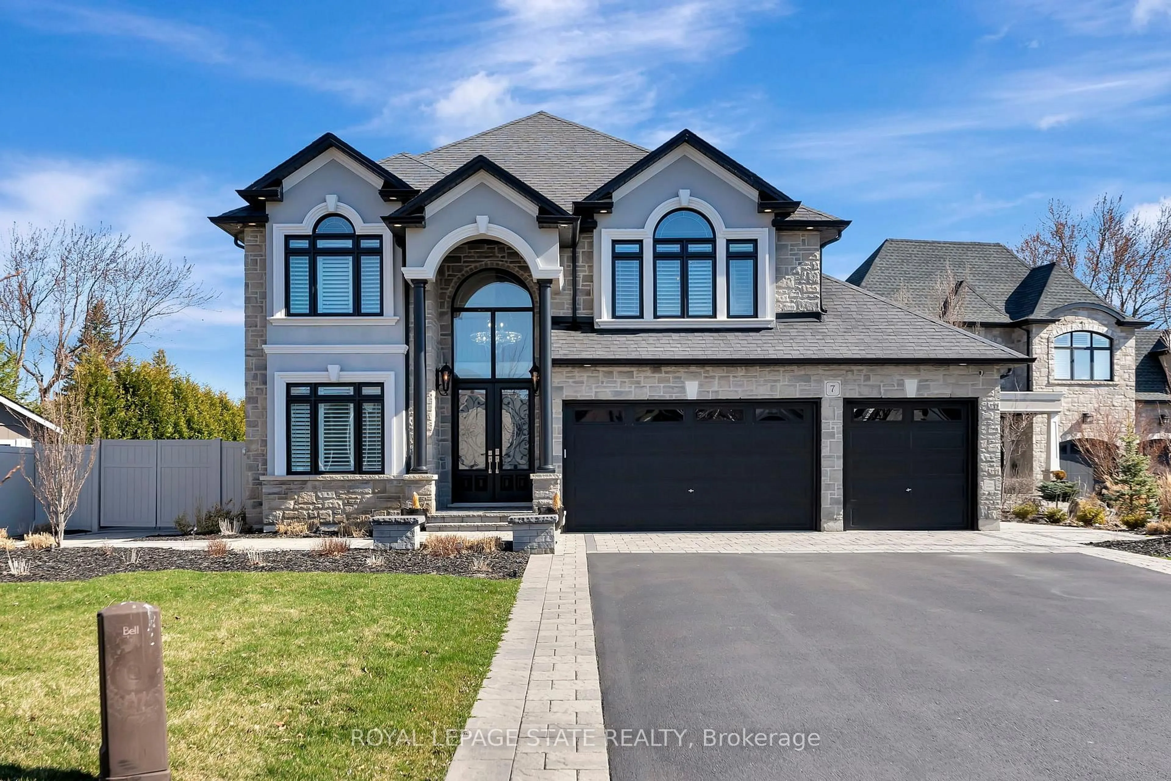 Home with brick exterior material, street for 7 Bernini Crt, Hamilton Ontario L9B 0C7
