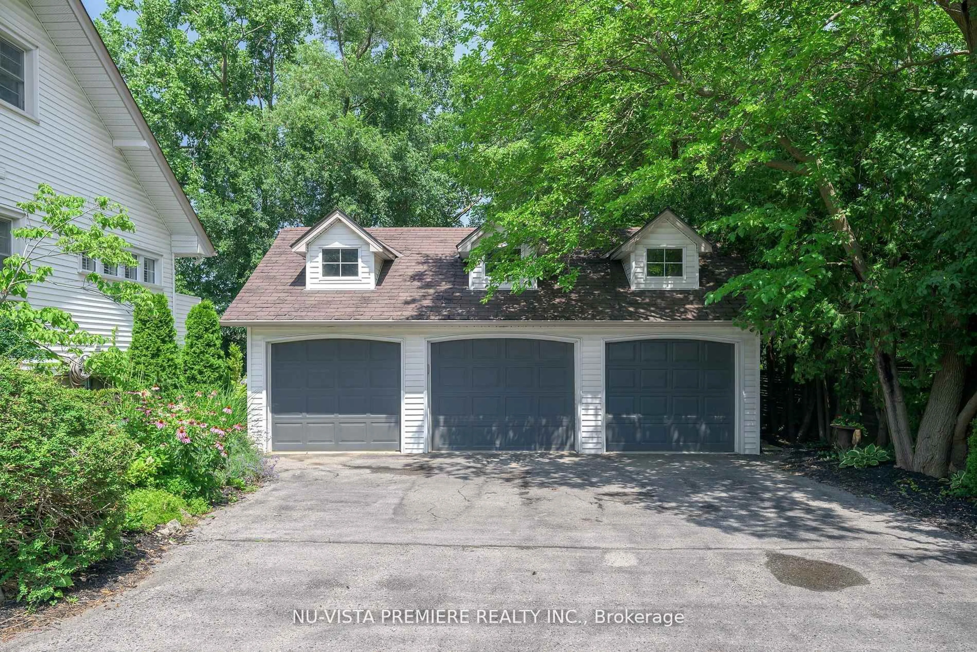 Unknown for 146 Commissioners Rd, London South Ontario N6C 2T1