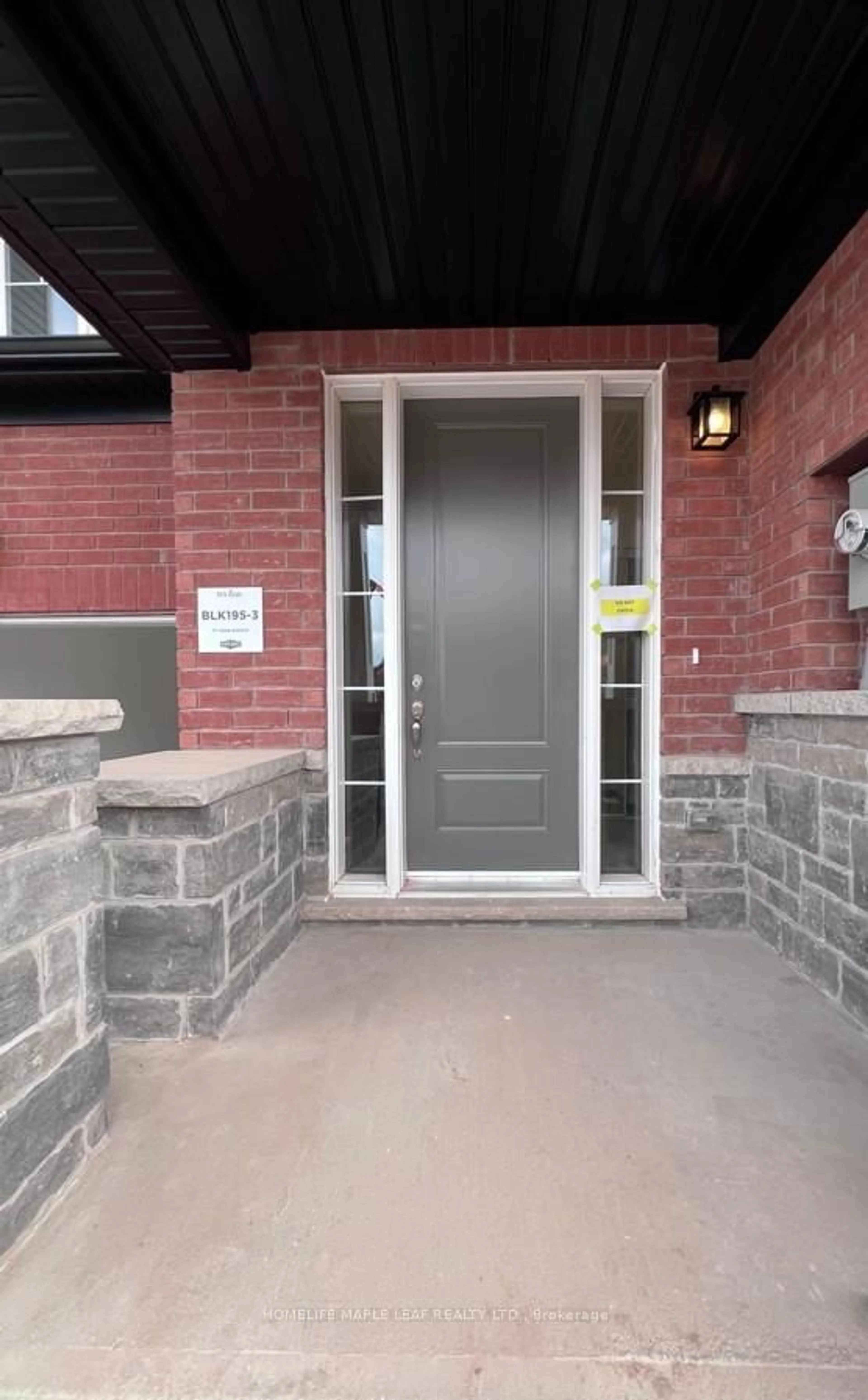 Indoor entryway for 117 Gear Ave, Erin Ontario N0B 1T0