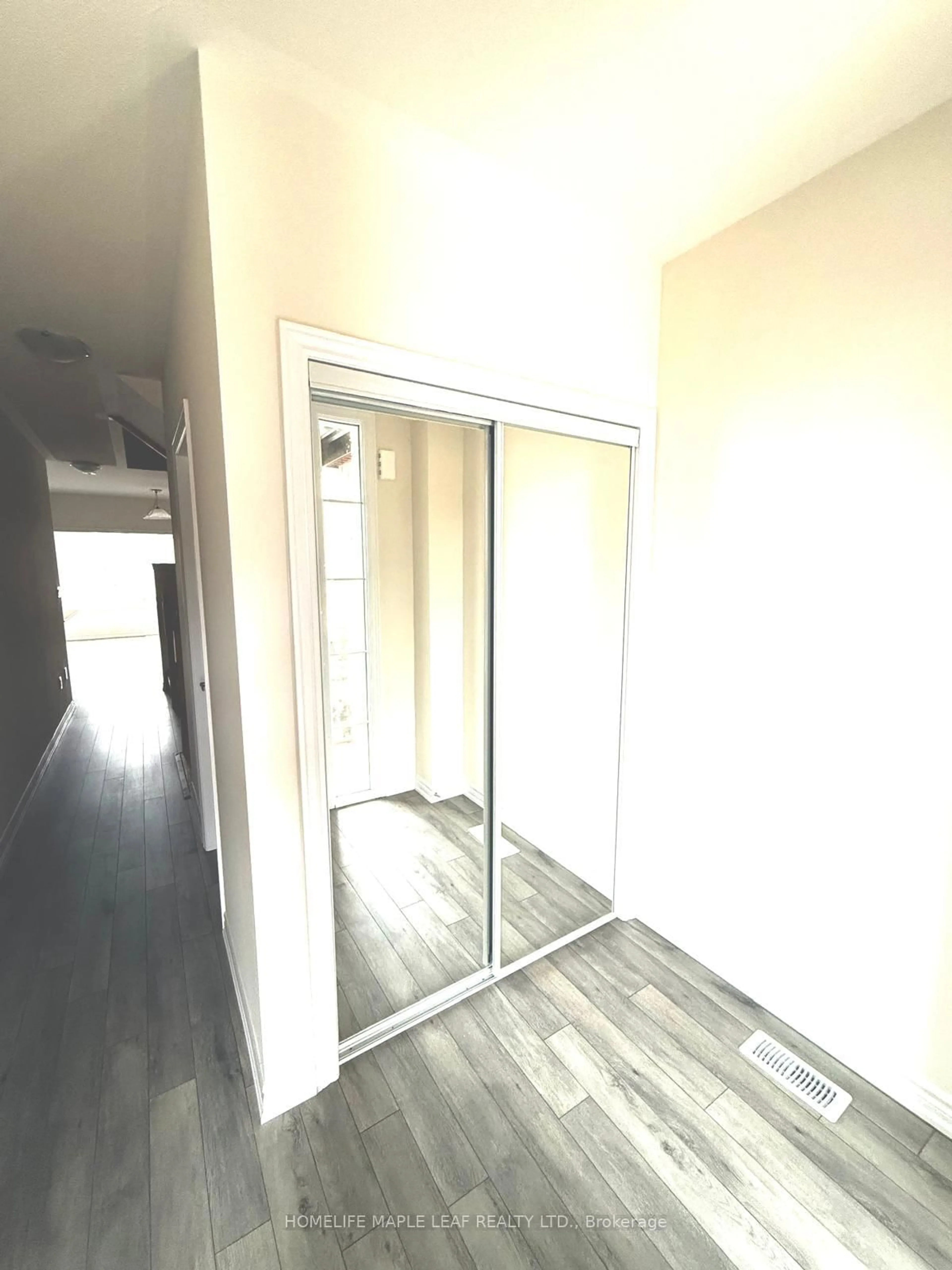 Unknown for 117 Gear Ave, Erin Ontario N0B 1T0