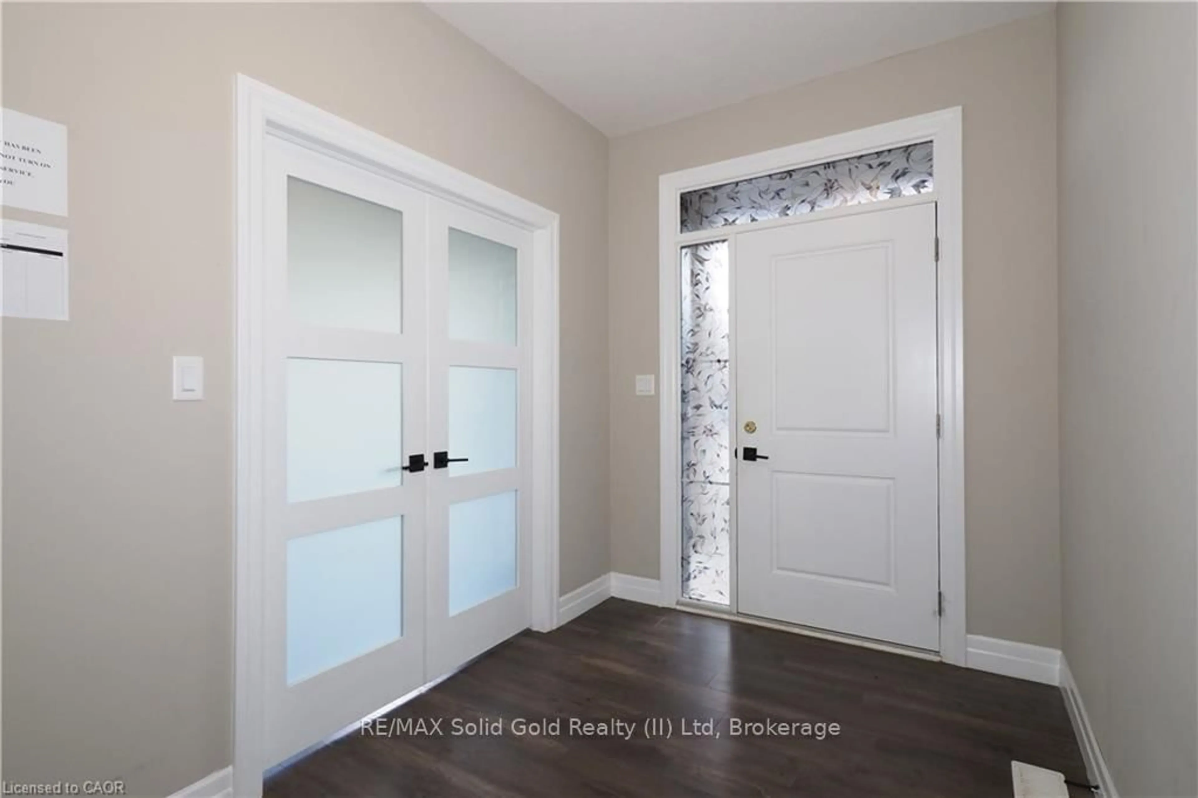 Indoor entryway for 168 Otterbein Rd, Kitchener Ontario N2B 0A8