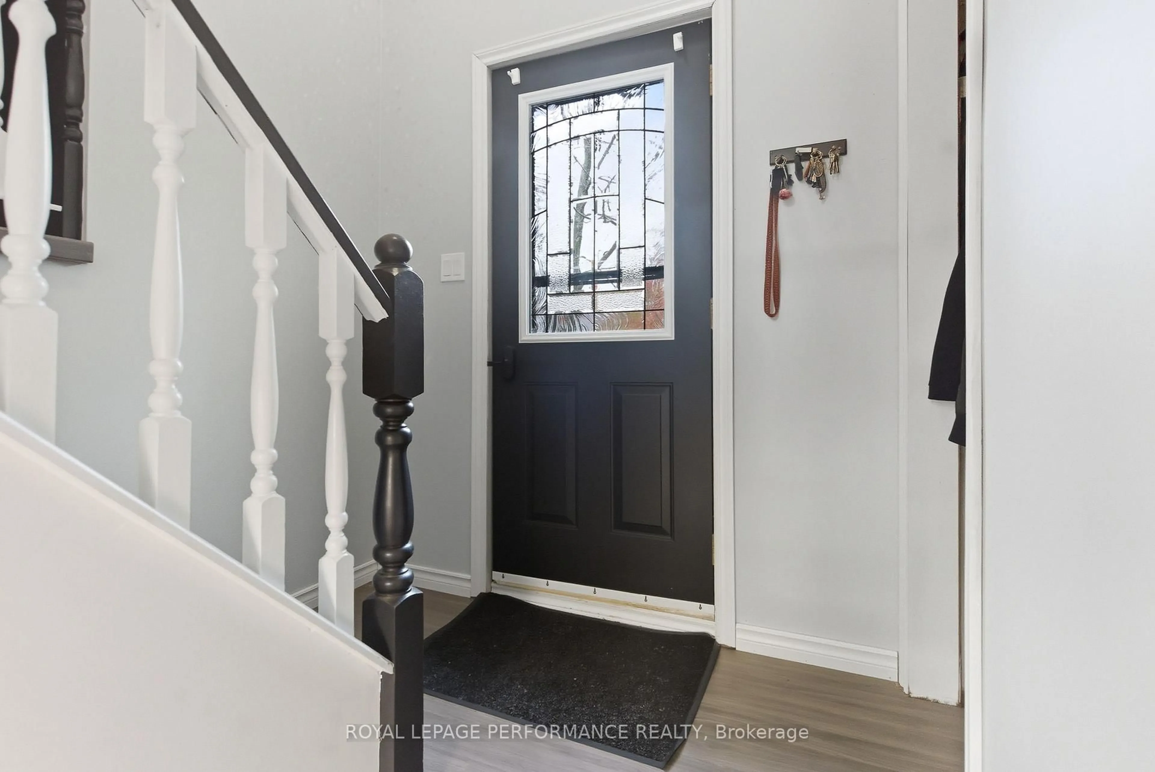 Indoor entryway for 178 Robert St, Almonte Ontario K0A 1A0