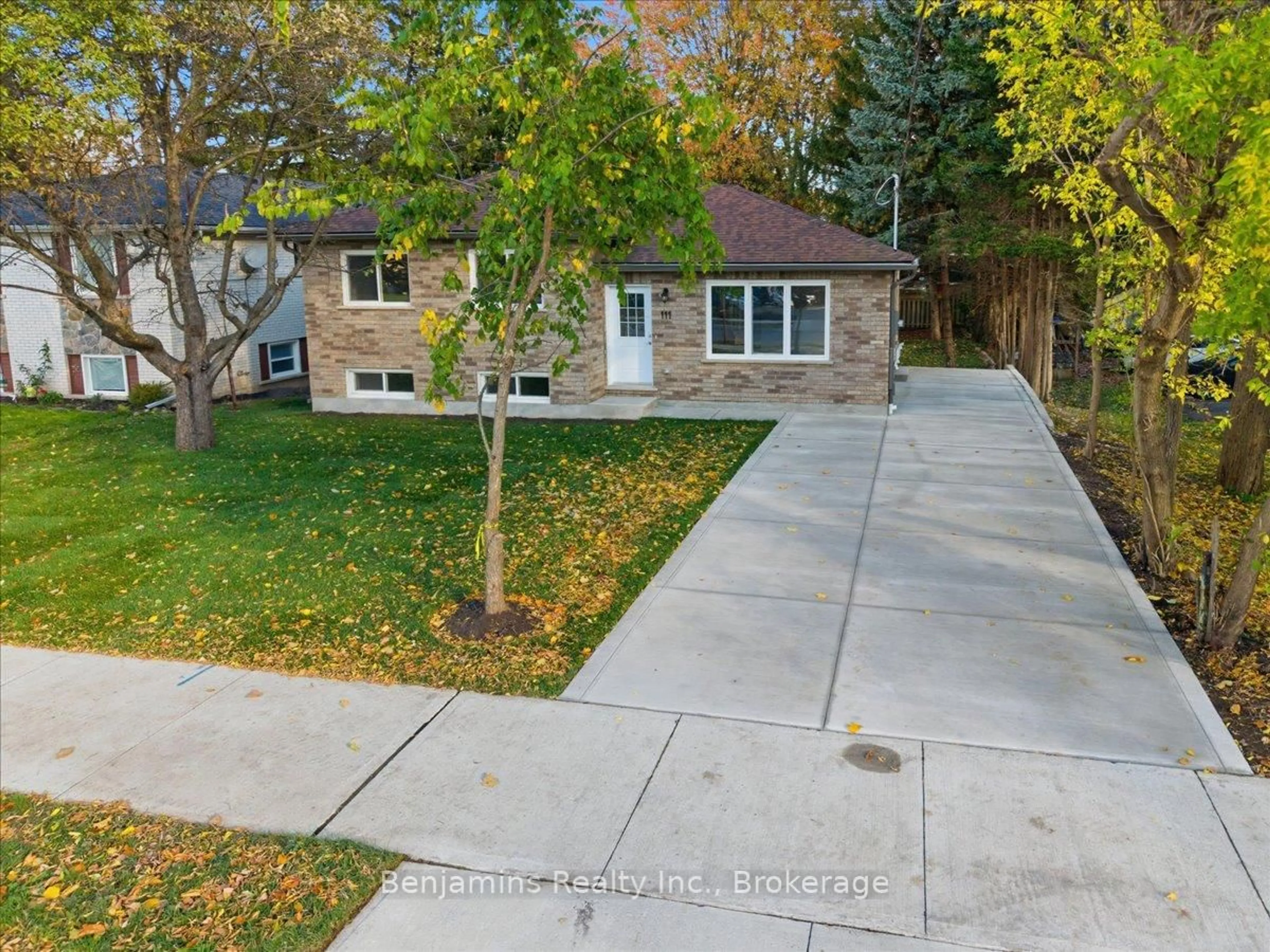A pic from outside/outdoor area/front of a property/back of a property/a pic from drone, street for 111 2 Ave, Kitchener Ontario N2C 1N4