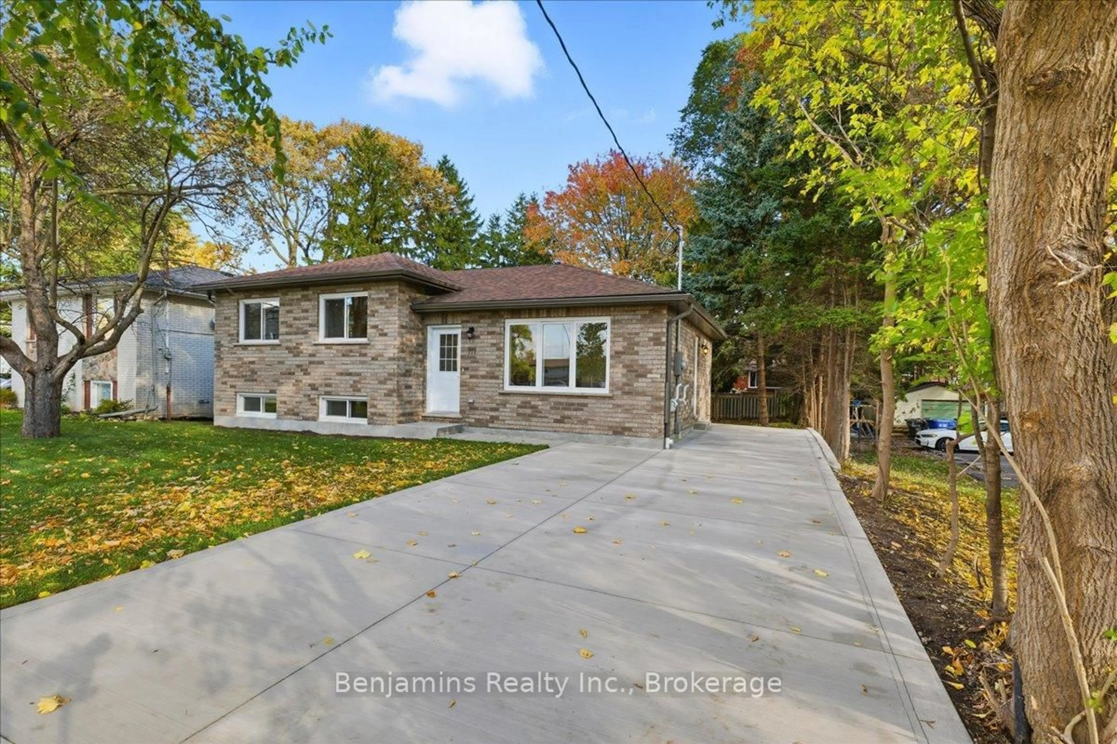Home with brick exterior material, street for 111 2 Ave, Kitchener Ontario N2C 1N4