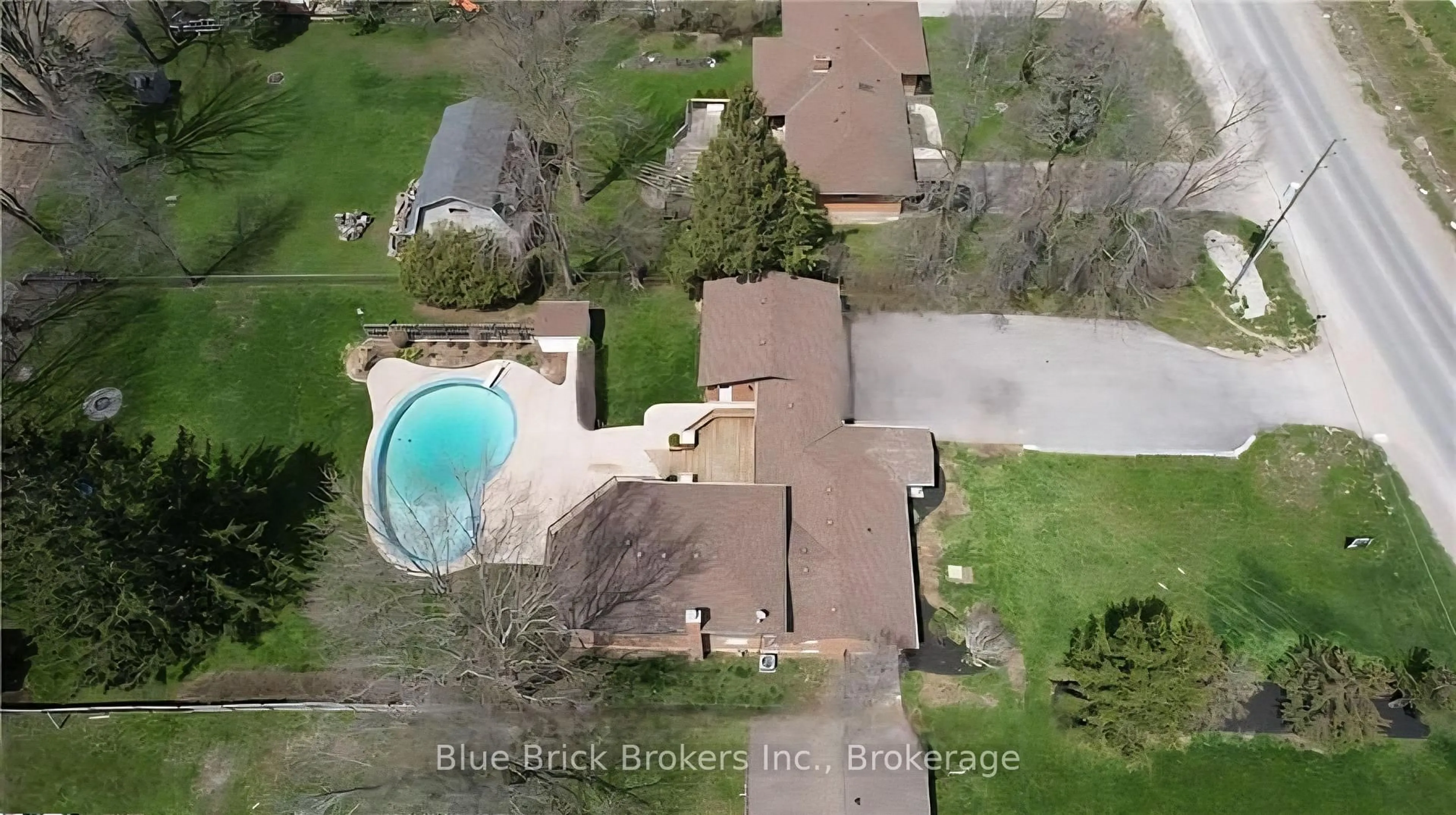 A pic from outside/outdoor area/front of a property/back of a property/a pic from drone, water/lake/river/ocean view for 2320 HYDE PARK Rd, London North Ontario N6H 5K2